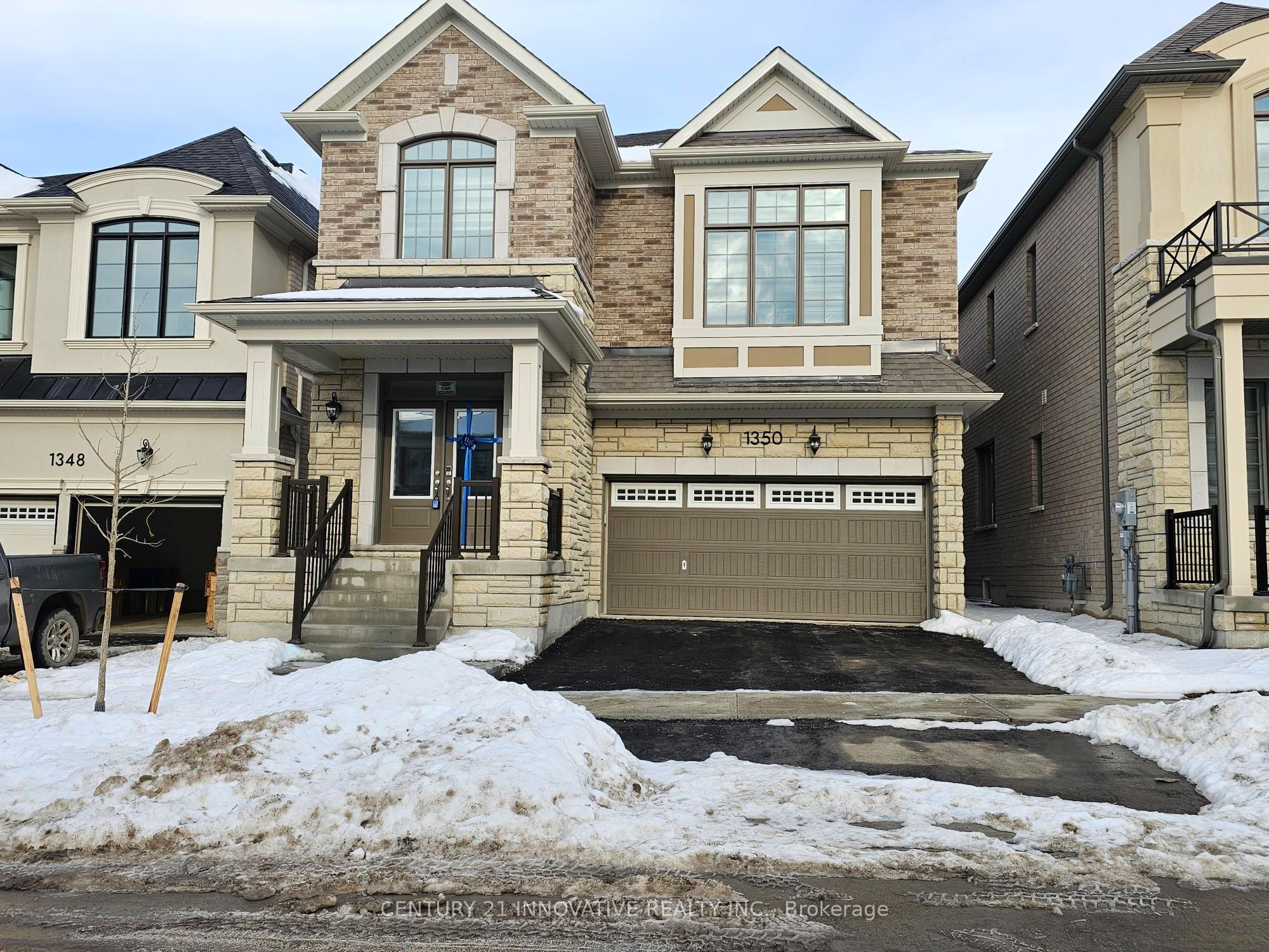 1350 Glamorgan Manor Property Photo 1
