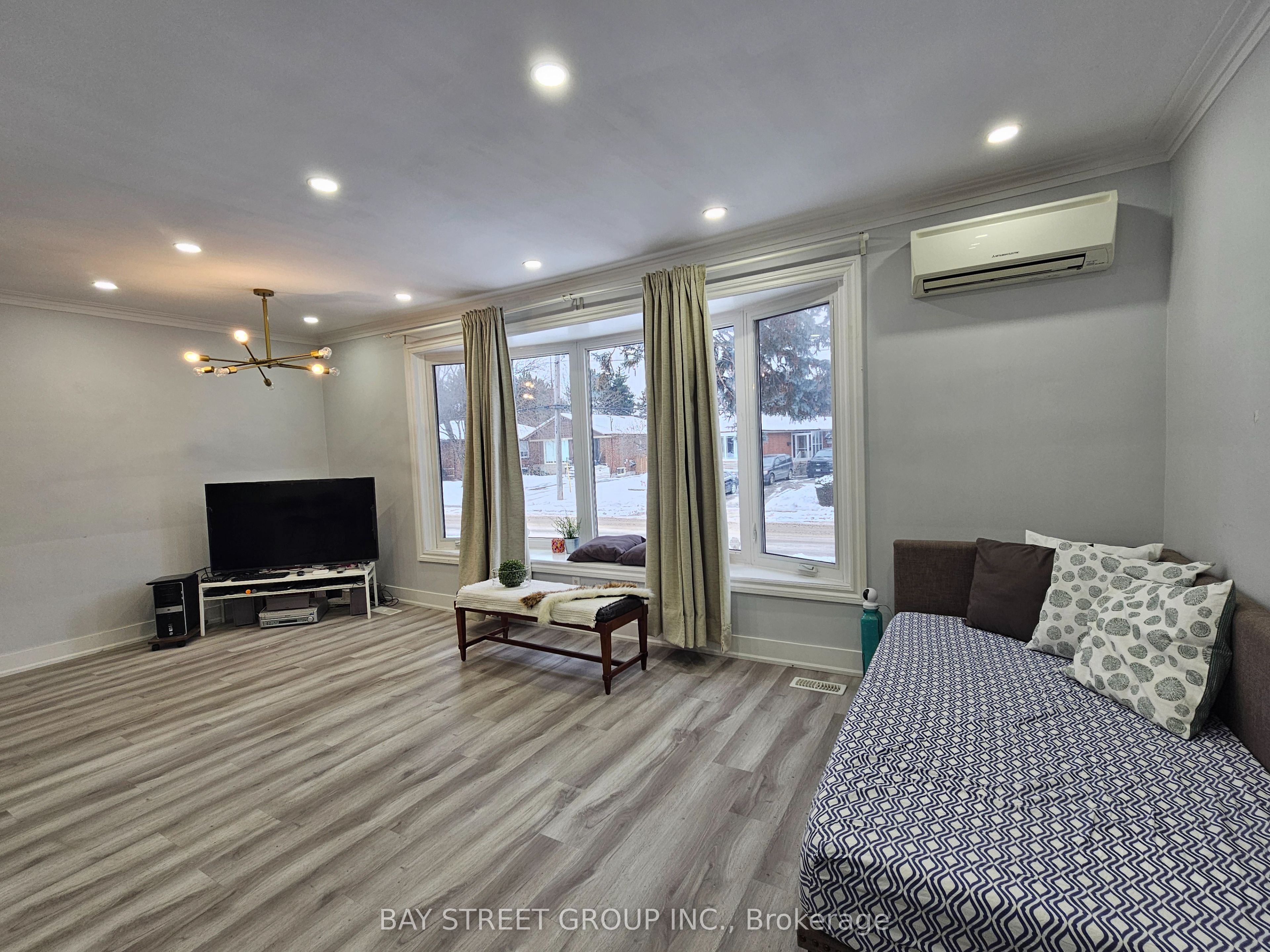 46 Lowcrest Boulevard Property Photo 1