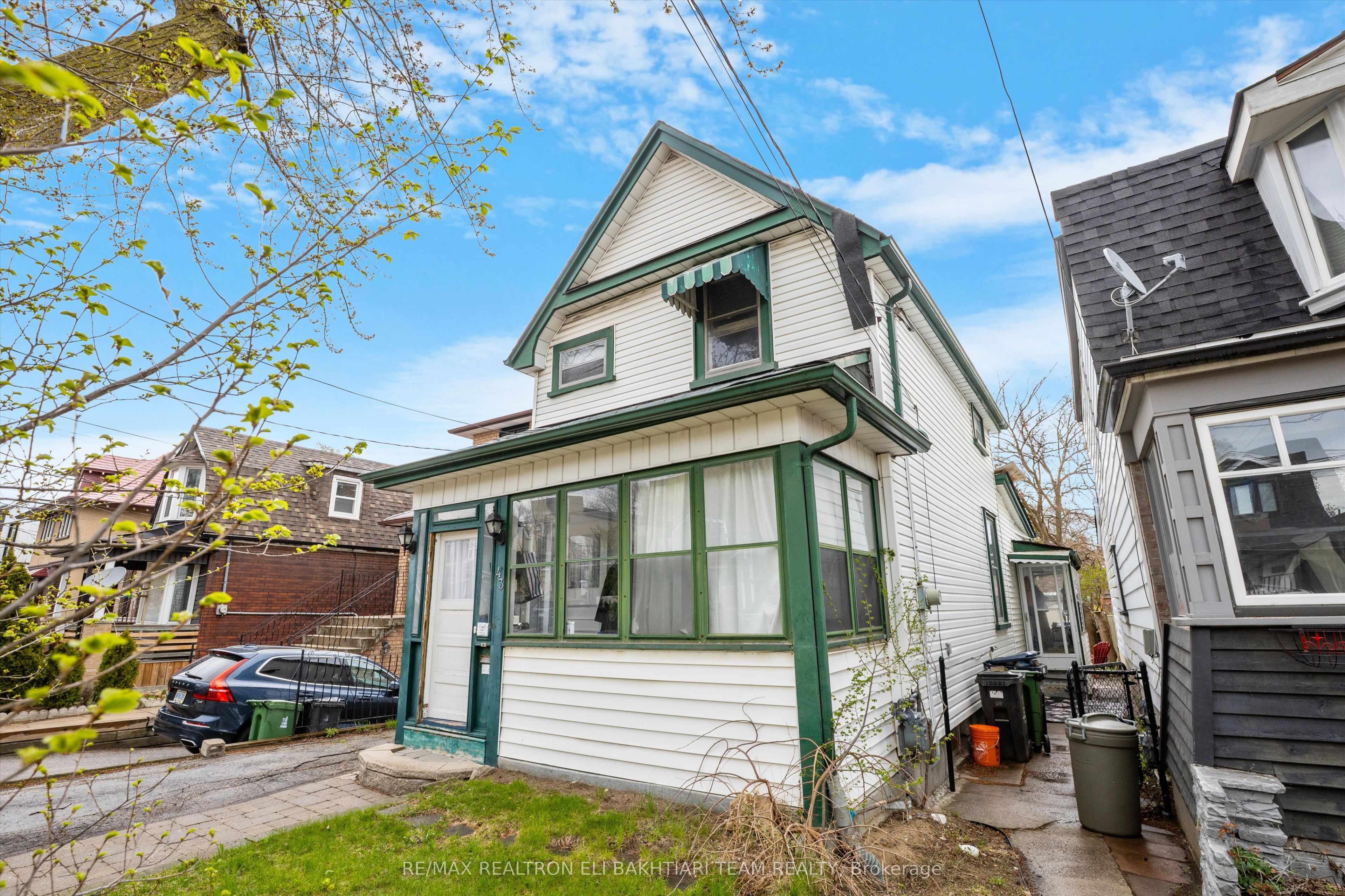 43 King Edward Avenue Property Photo 1