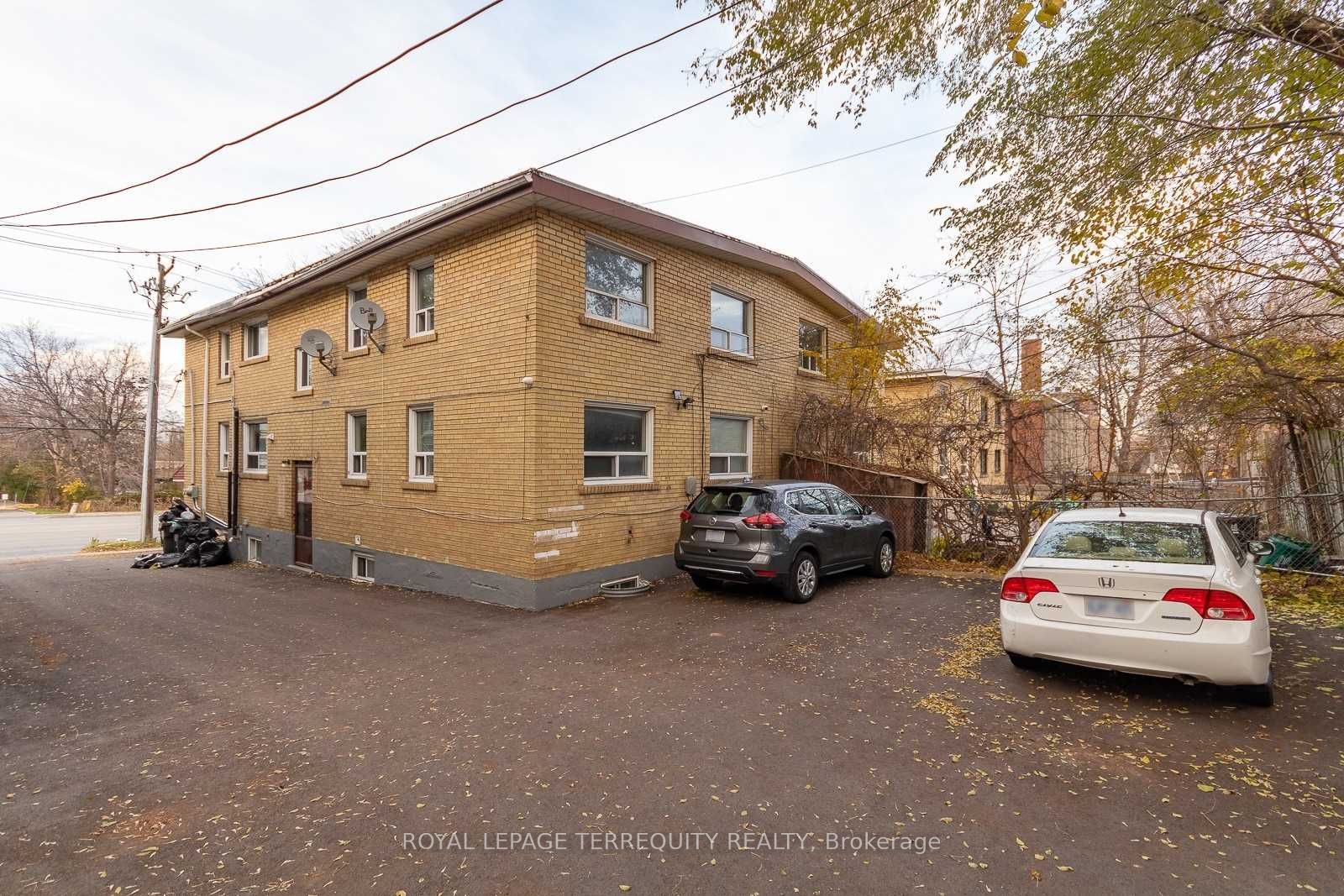 2977 Lawrence Avenue E Lower 2l Property Photo 1