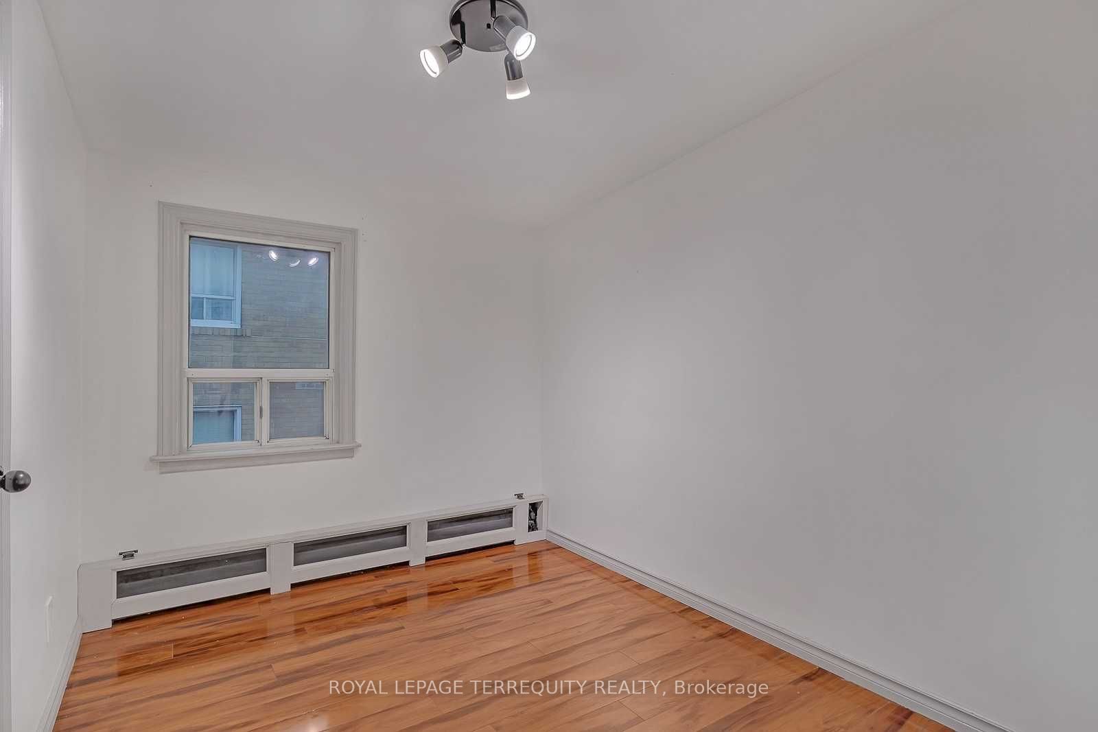 2977 Lawrence Avenue E Lower 2l Property Photo 14