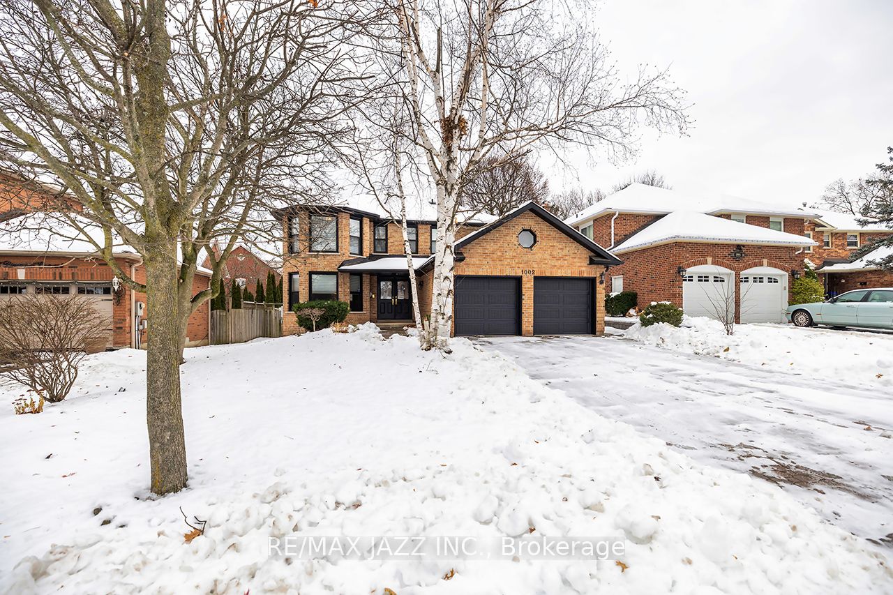 1002 Riverview Crescent Property Photo 1
