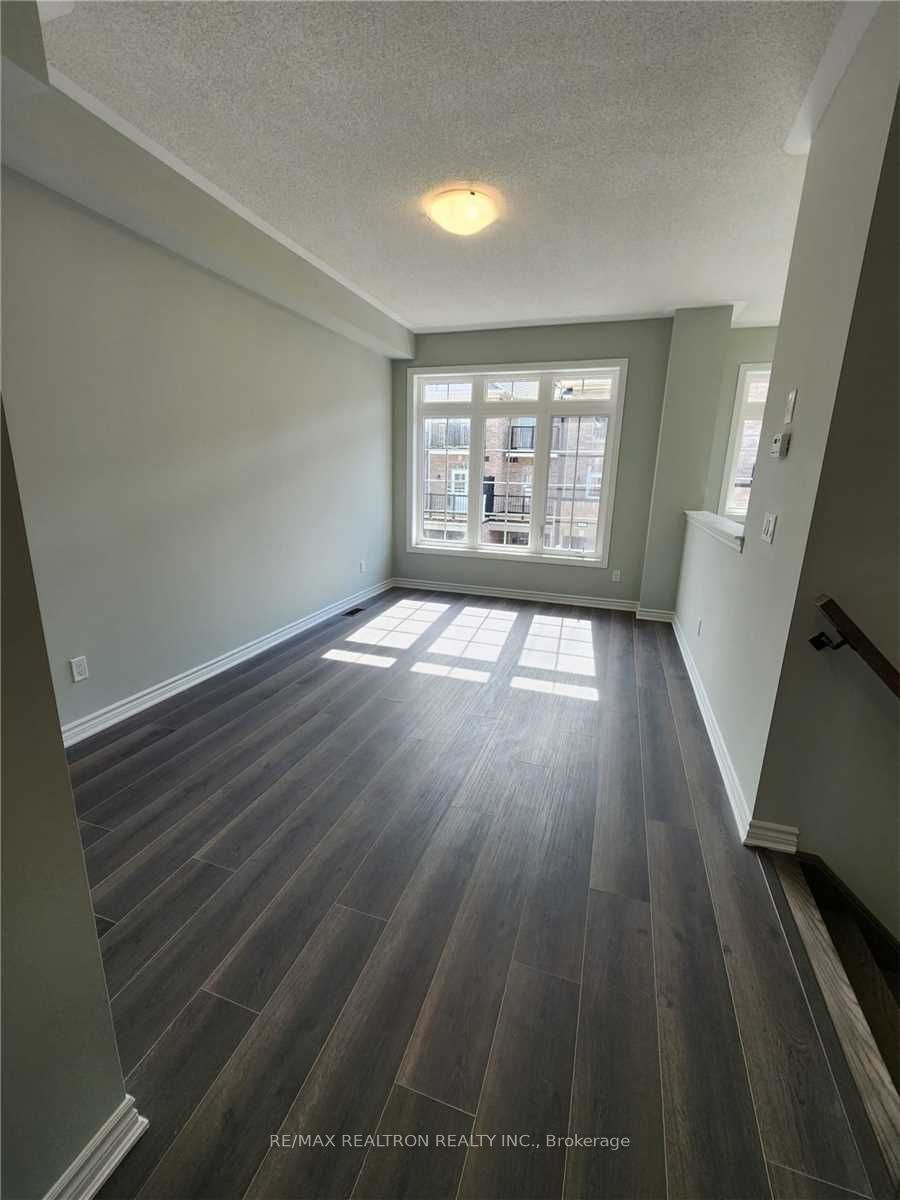 8 Royal Collection Way Property Photo 1