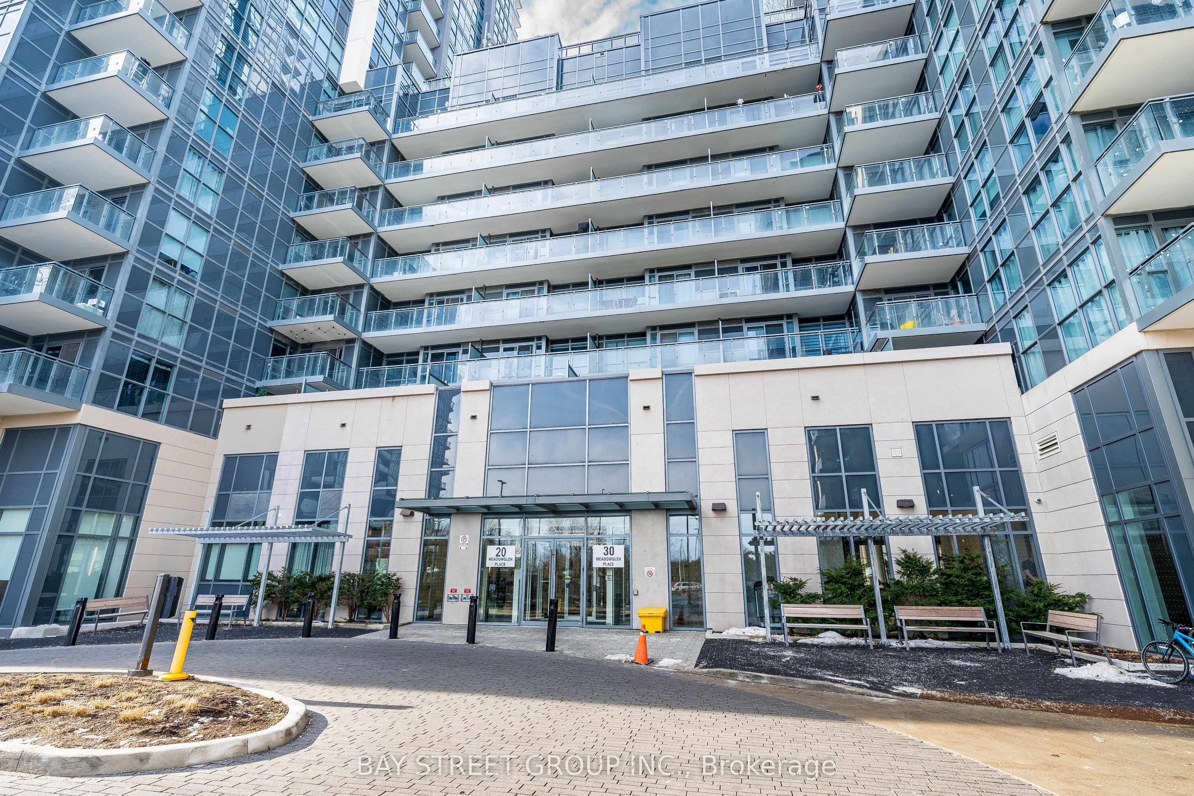 20 Meadowglen Place Property Photo 6