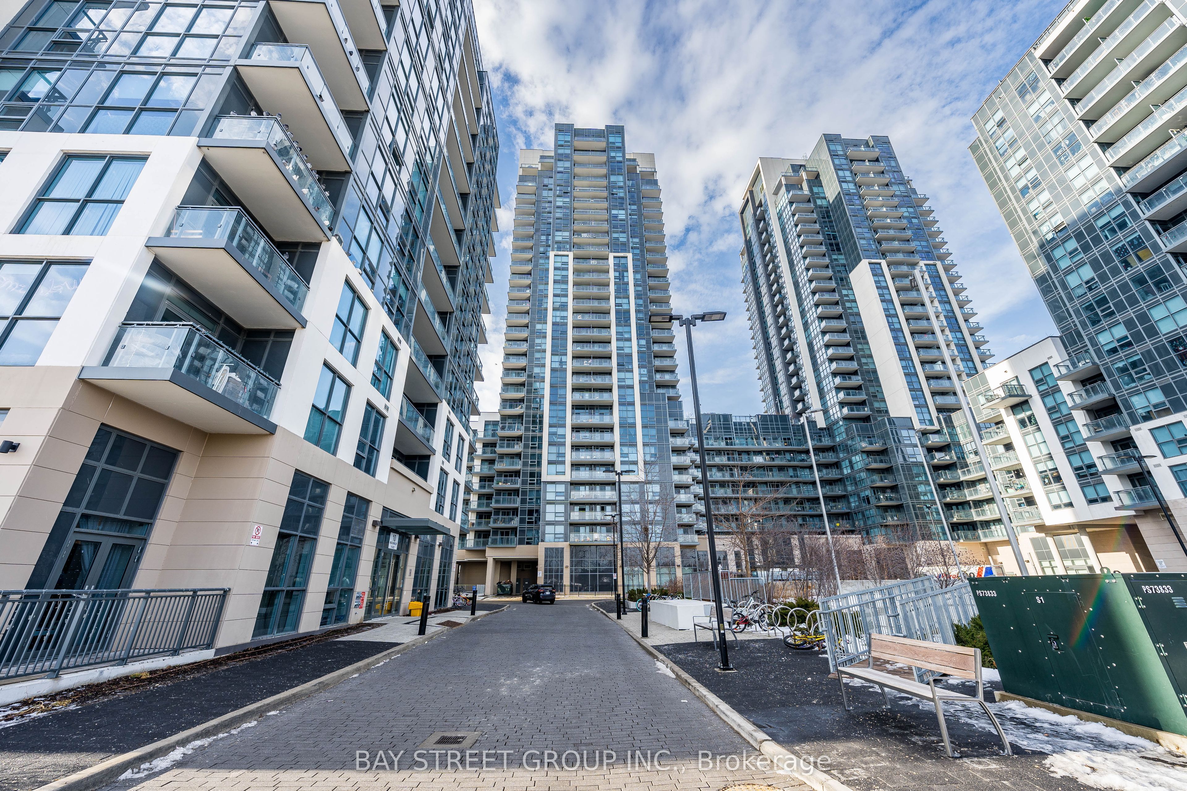 20 Meadowglen Place Property Photo 8