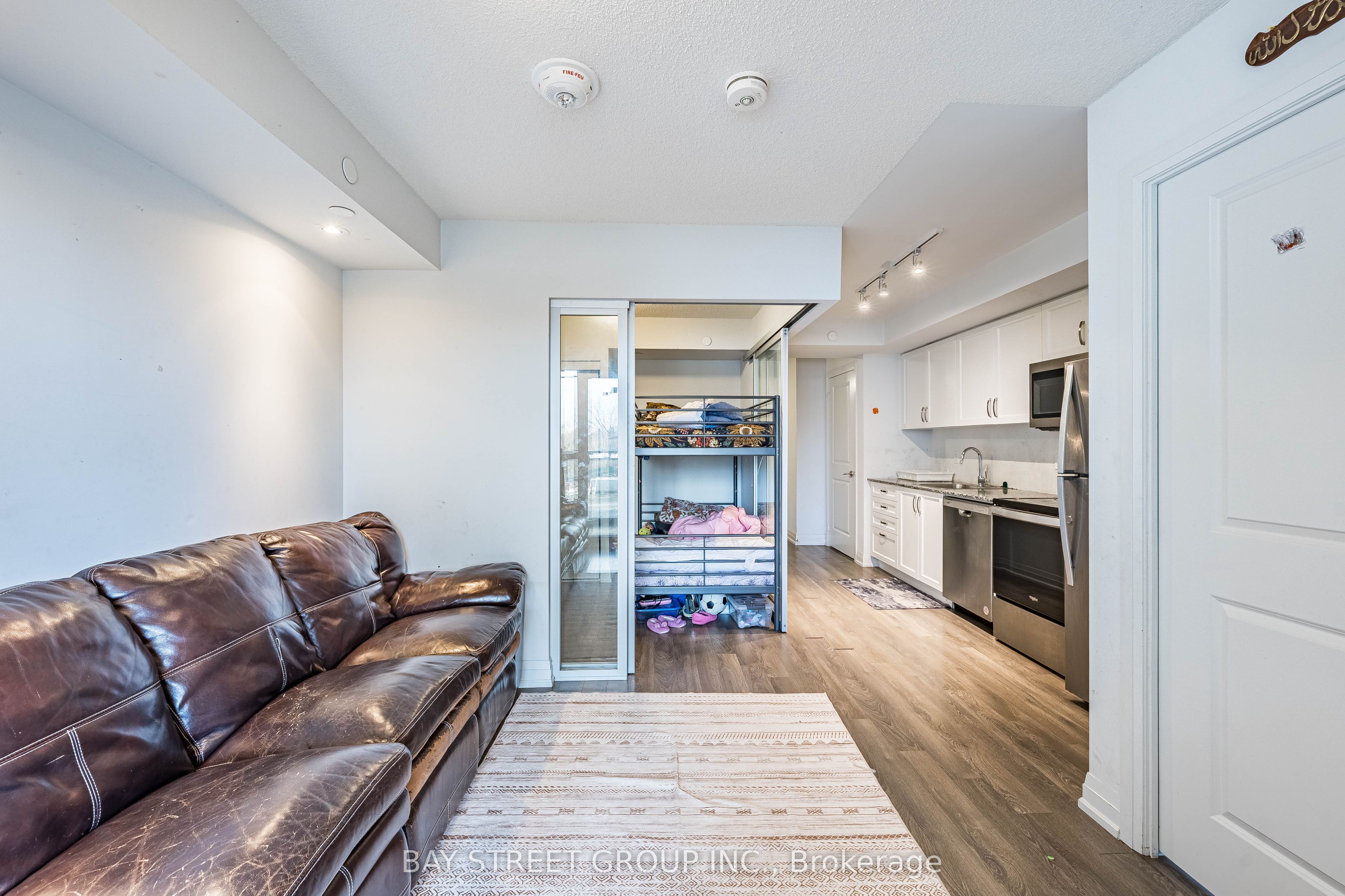 20 Meadowglen Place Property Photo 19