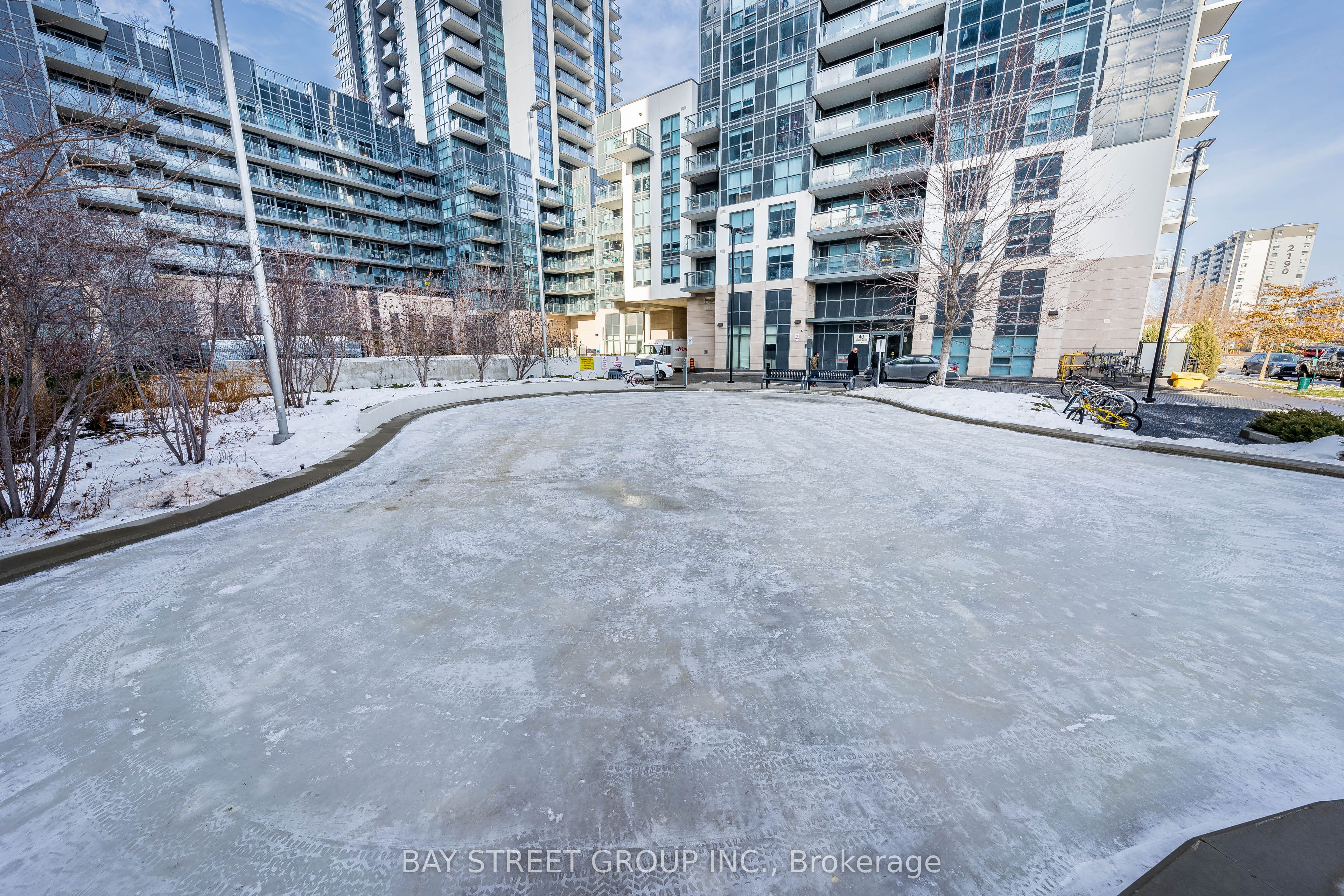 20 Meadowglen Place Property Photo 34