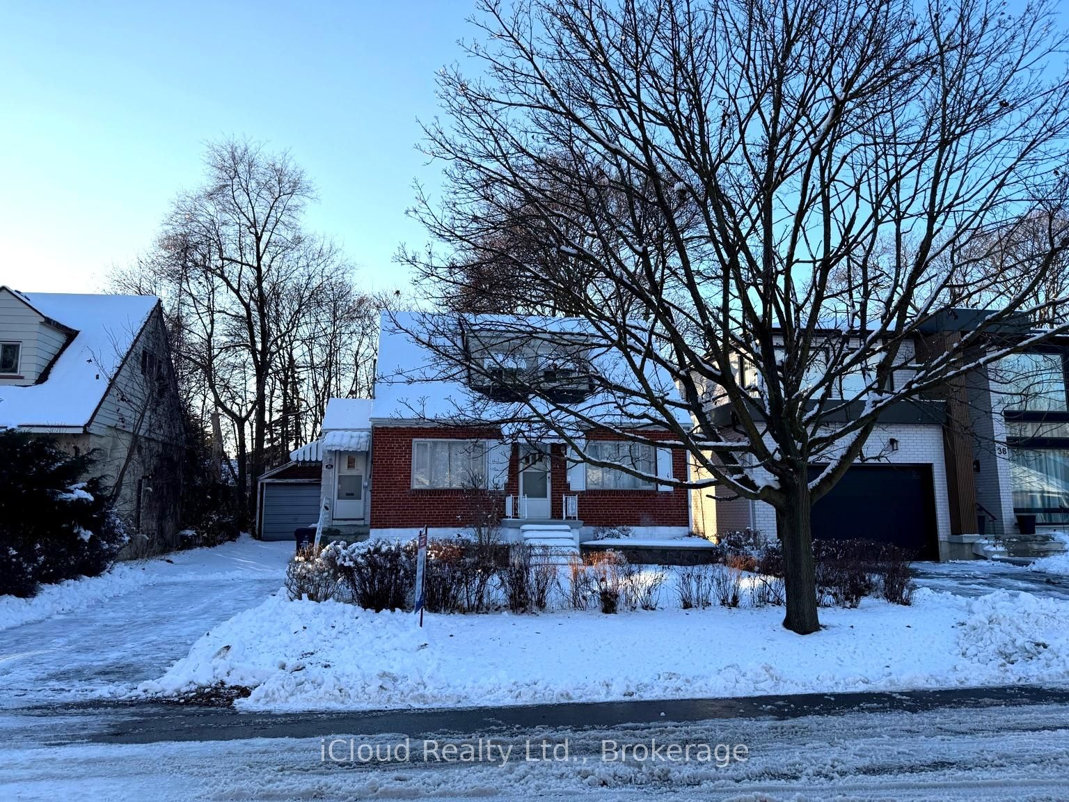 36 Fairwood Crescent Property Photo 1