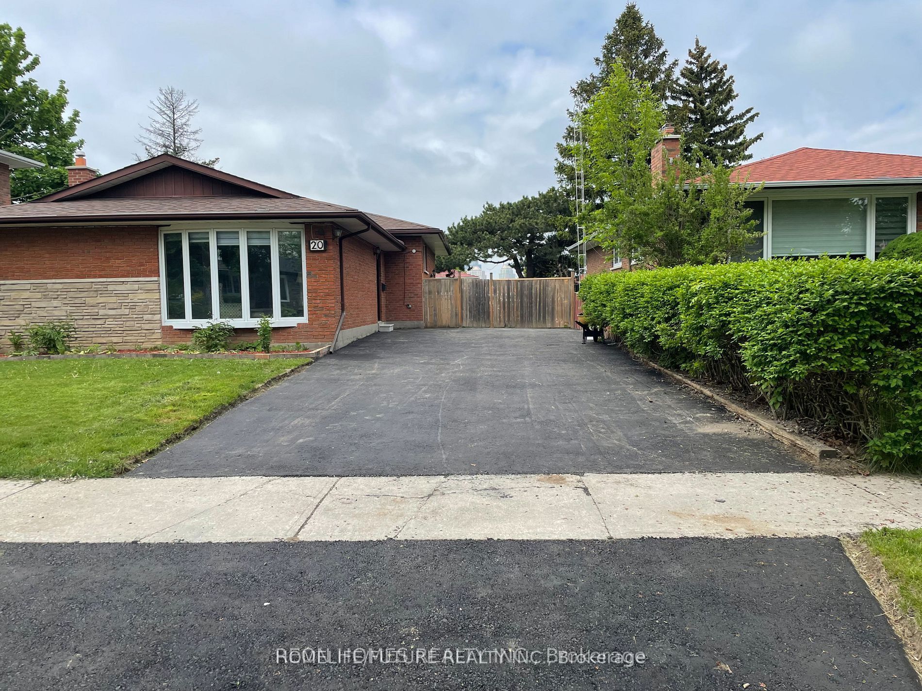 20 Bluefin Crescent Bsmt Property Photo 1