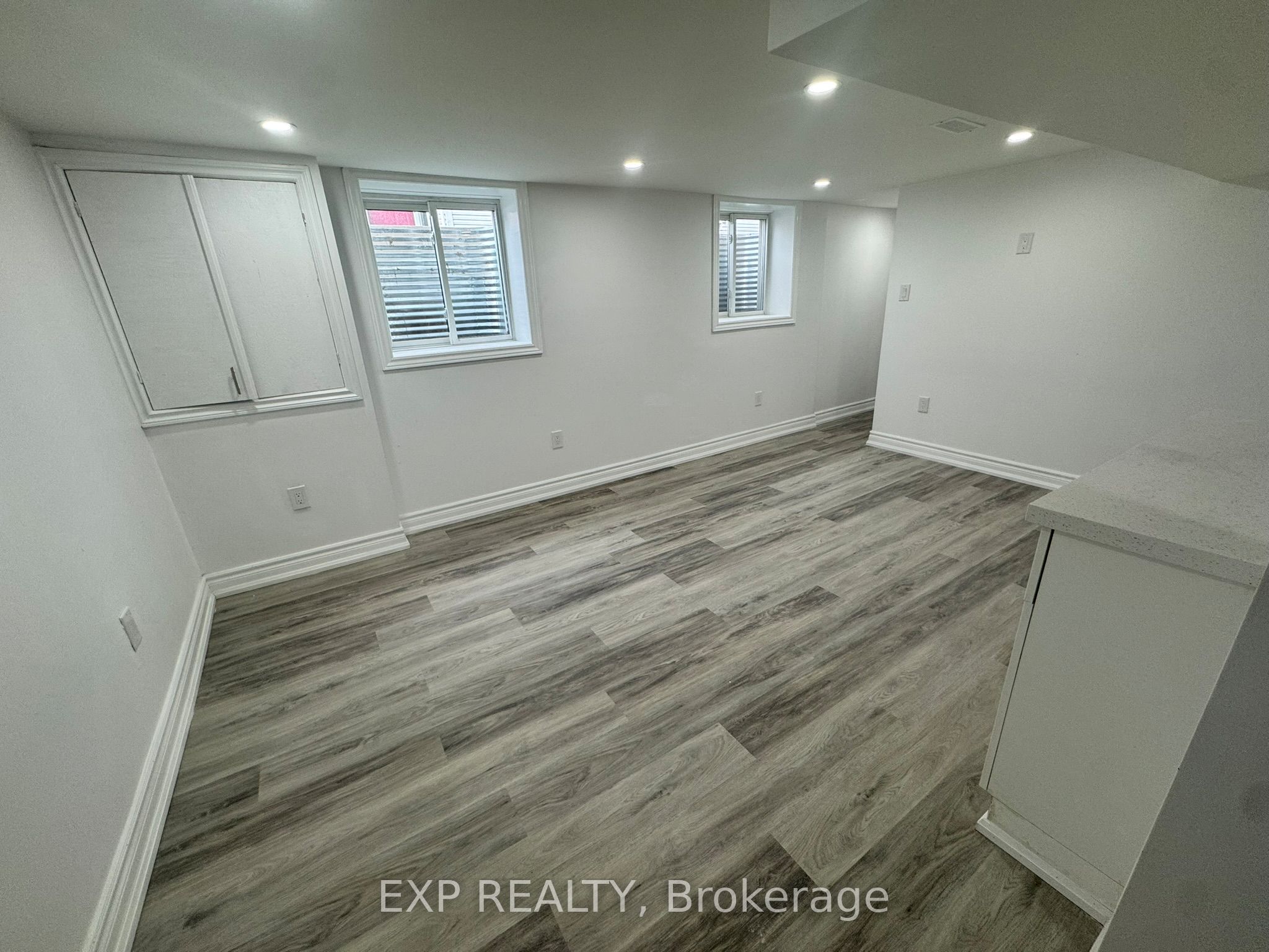 97 Central Park Boulevard N Lower Property Photo 1