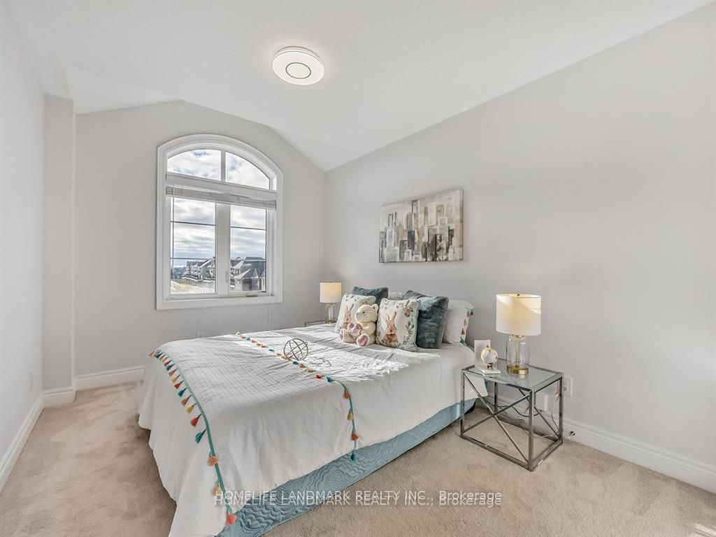100 Christine Elliot Avenue Property Photo 7