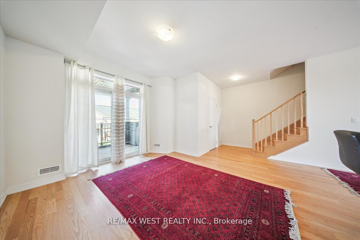 115 Air Dancer Crescent Property Photo 6