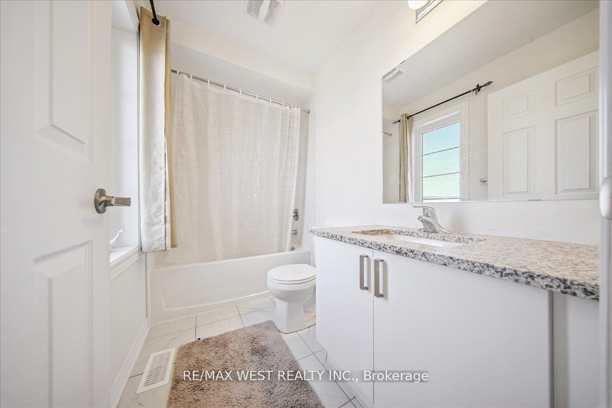 115 Air Dancer Crescent Property Photo 7