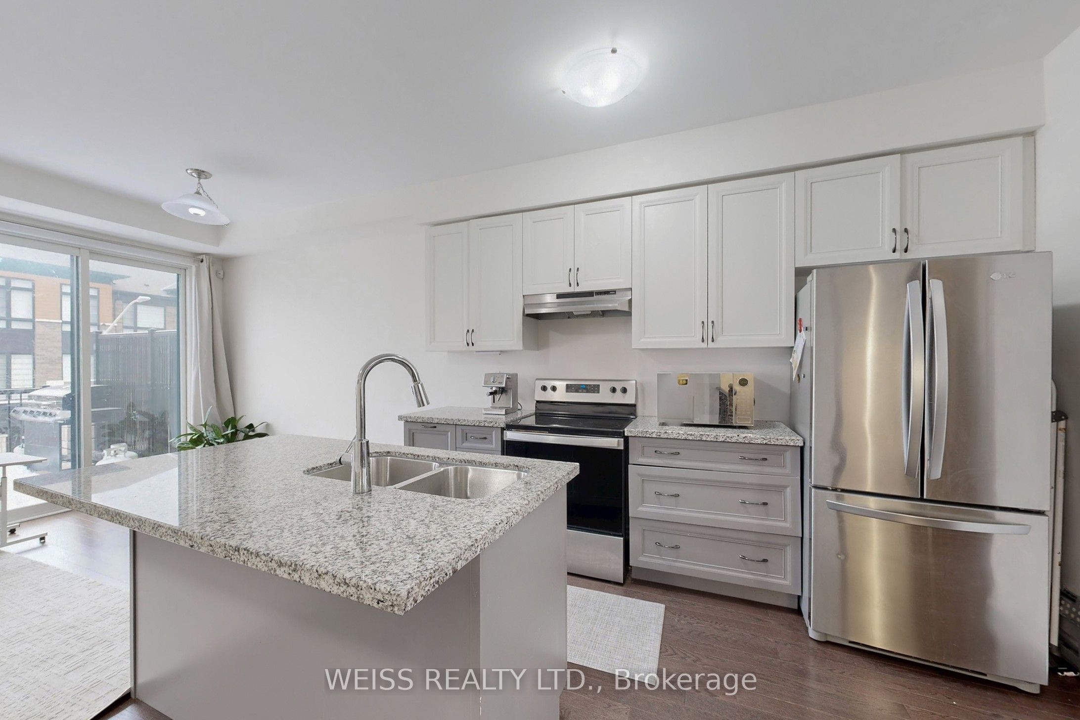 6729 Thickson Road N Property Photo 8