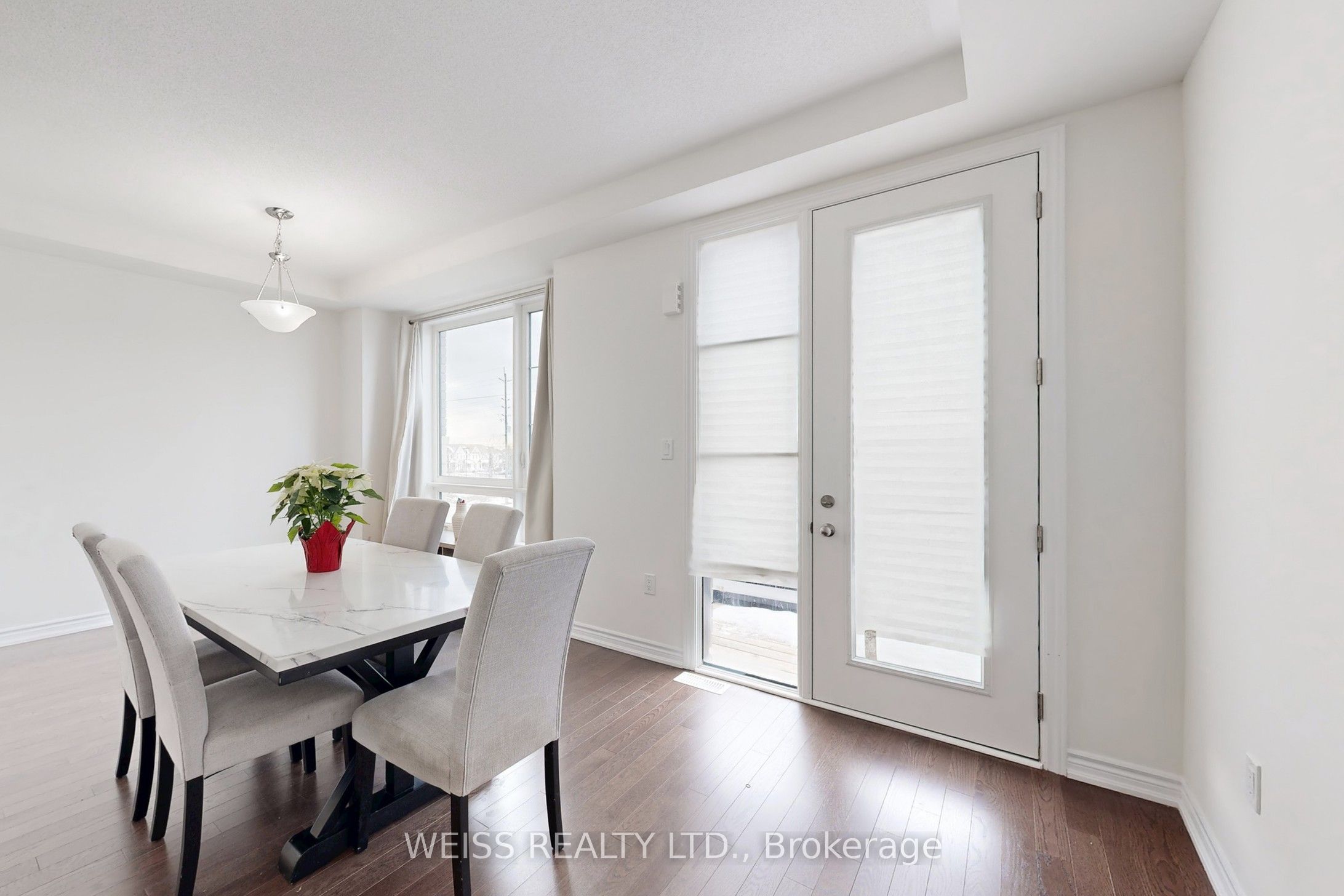 6729 Thickson Road N Property Photo 11