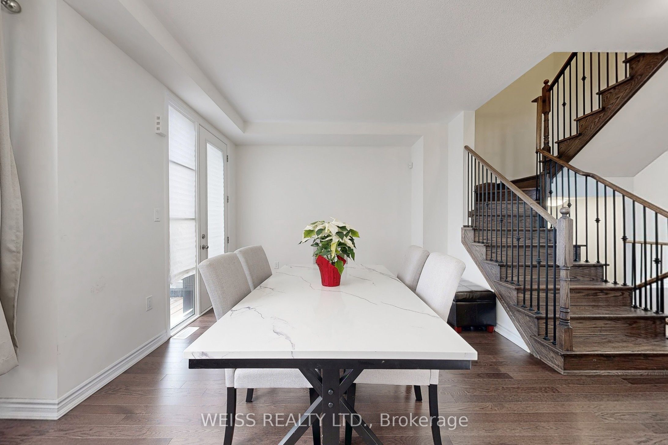 6729 Thickson Road N Property Photo 12
