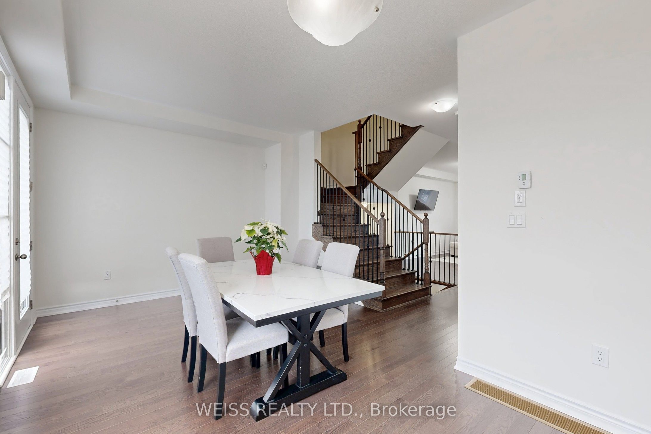 6729 Thickson Road N Property Photo 13