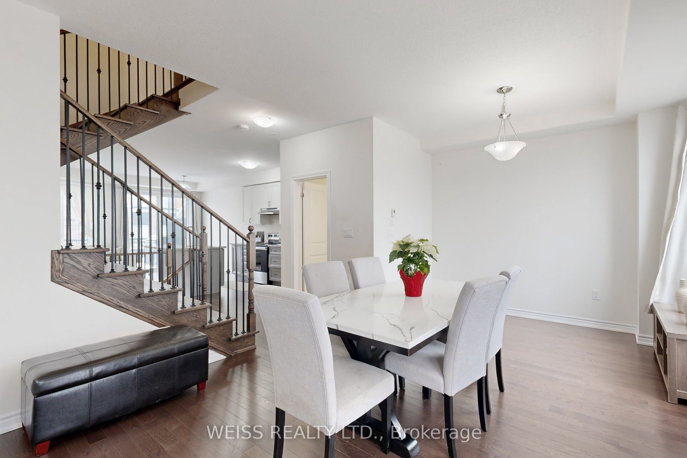 6729 Thickson Road N Property Photo 14