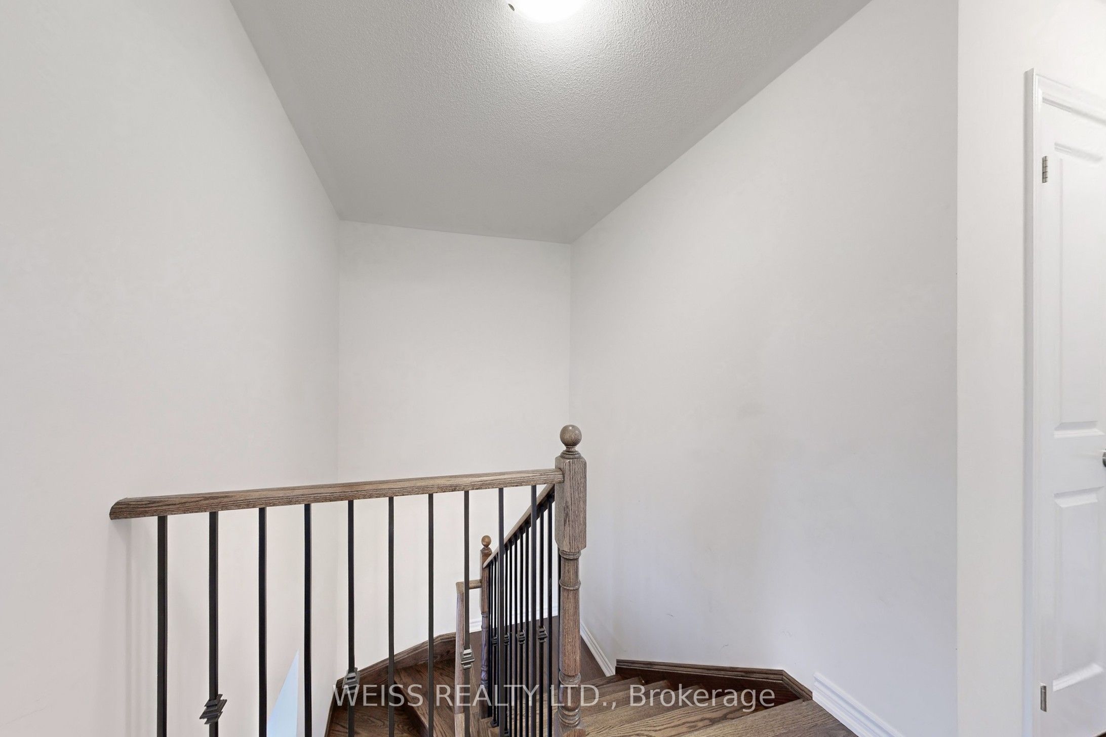 6729 Thickson Road N Property Photo 16