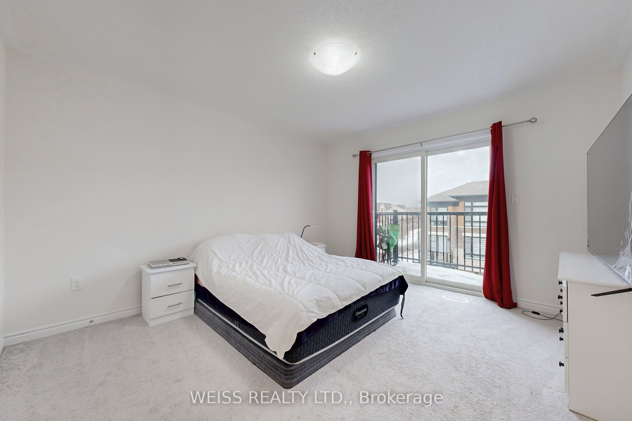 6729 Thickson Road N Property Photo 17