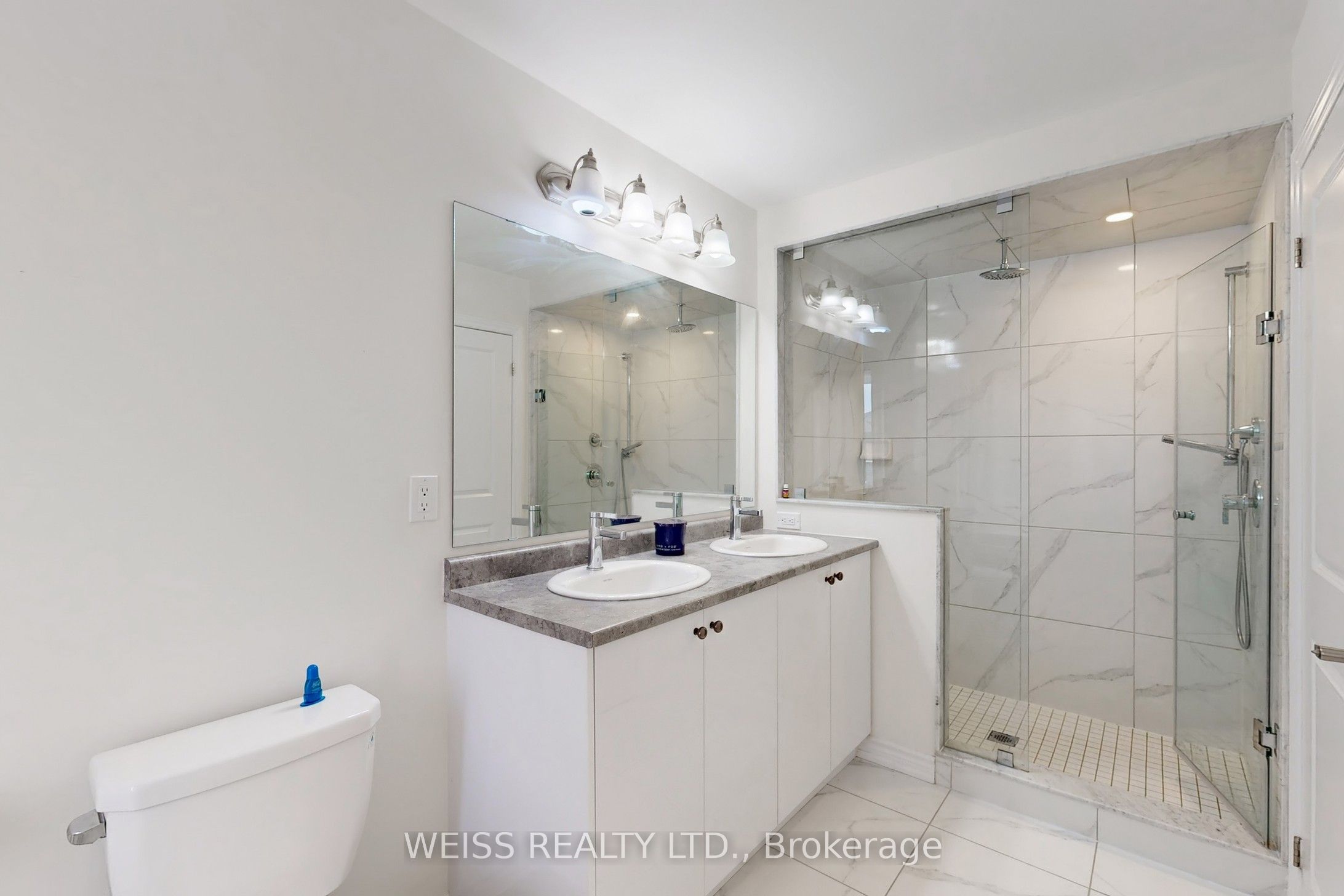 6729 Thickson Road N Property Photo 24
