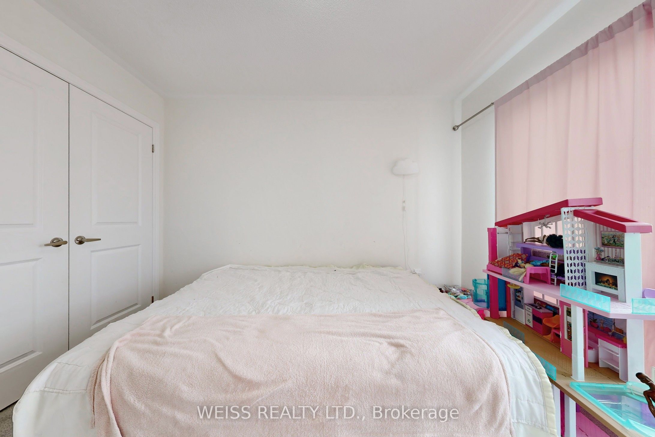 6729 Thickson Road N Property Photo 26