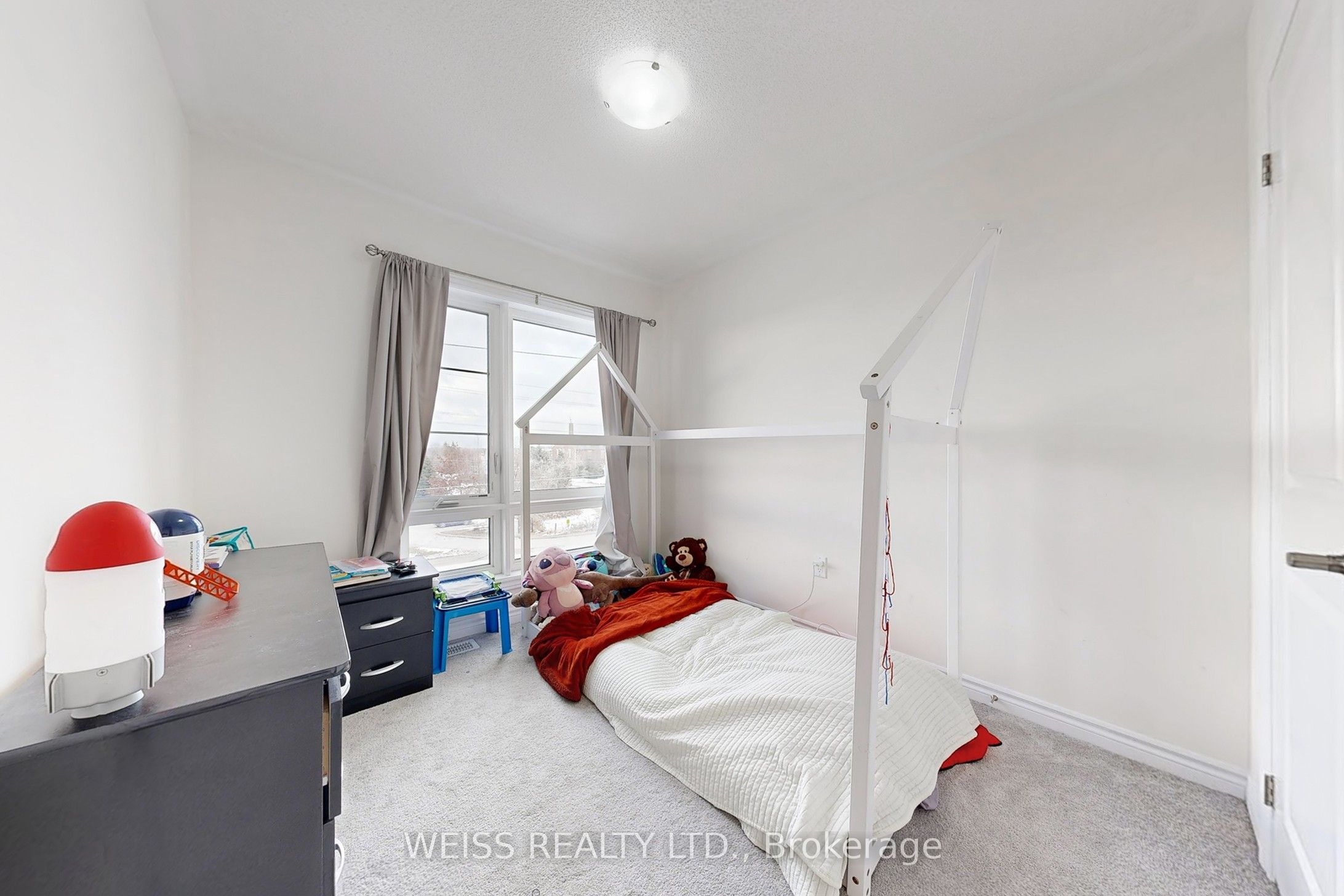 6729 Thickson Road N Property Photo 29