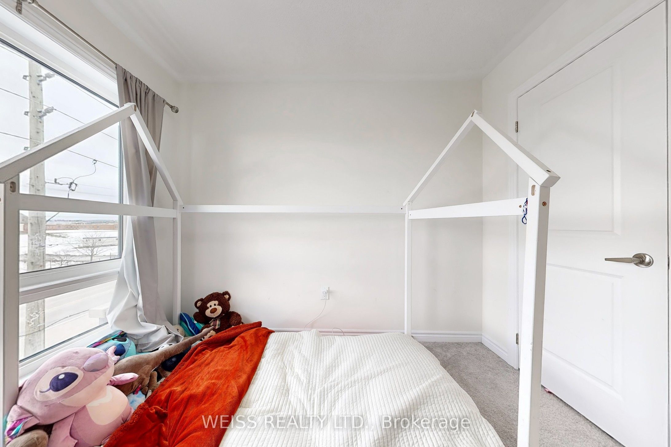 6729 Thickson Road N Property Photo 30