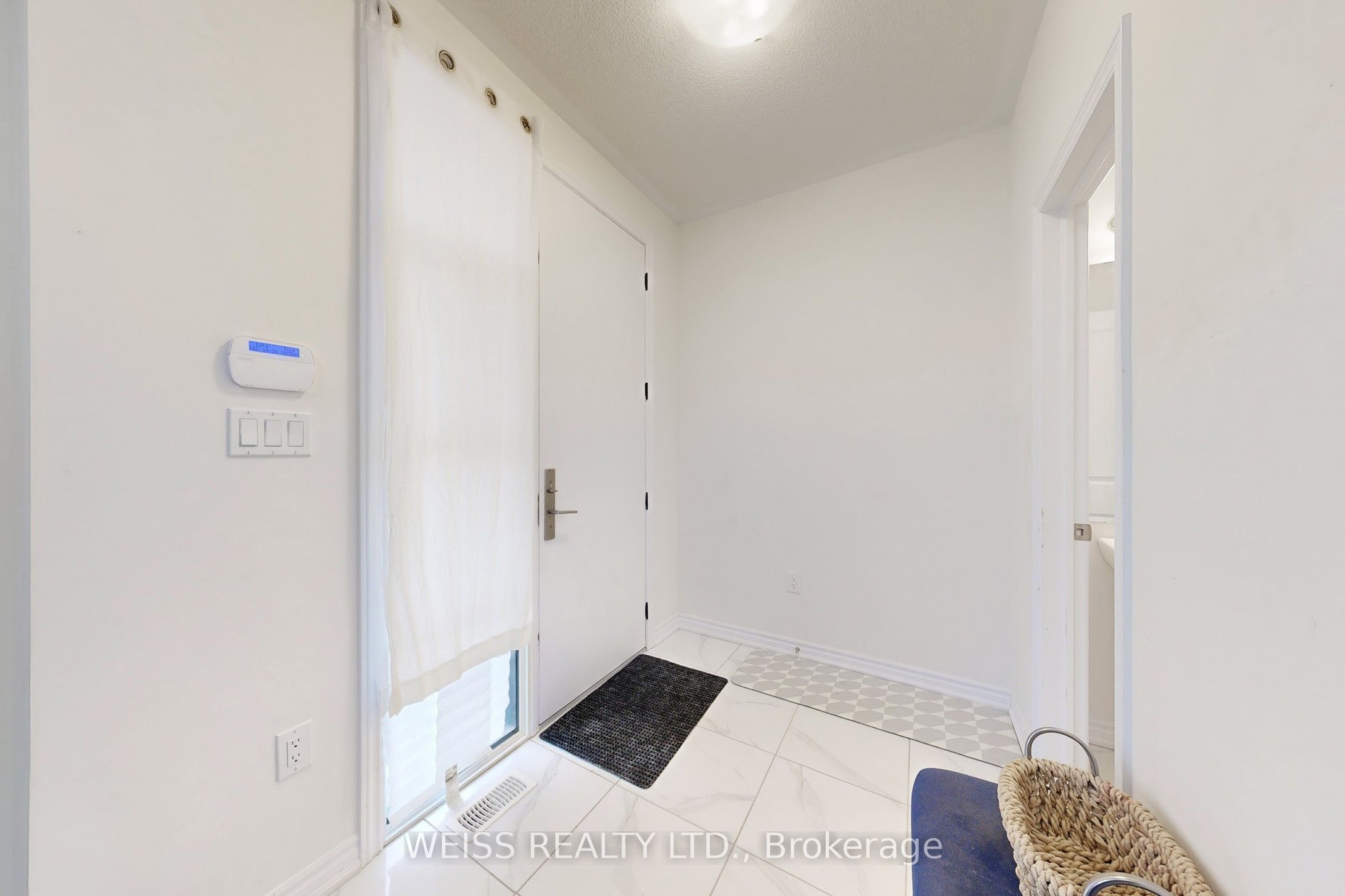6729 Thickson Road N Property Photo 42