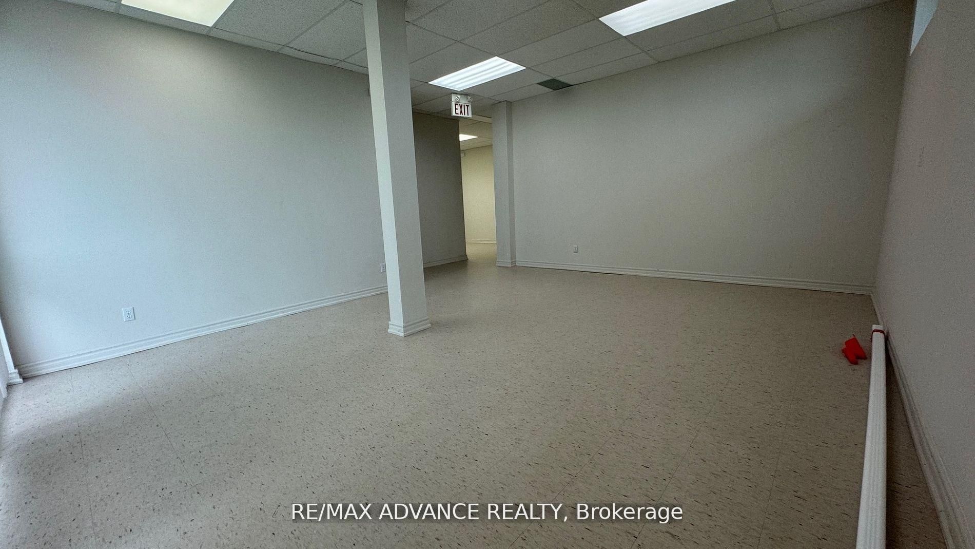 4245 Sheppard Avenue E Unit 6 Property Photo 8
