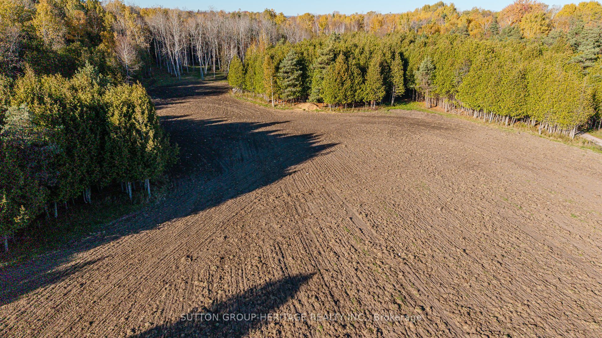 2490 Green Road Property Photo 6