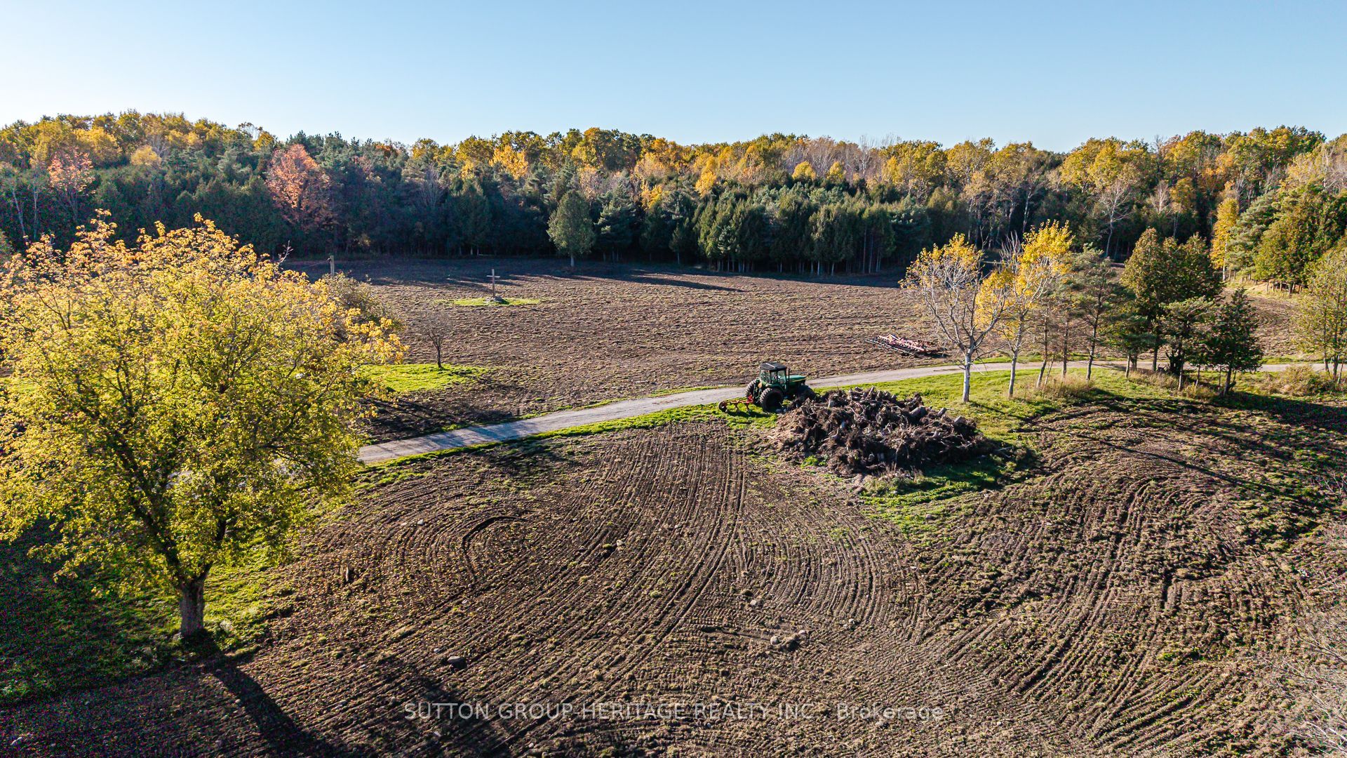 2490 Green Road Property Photo 7
