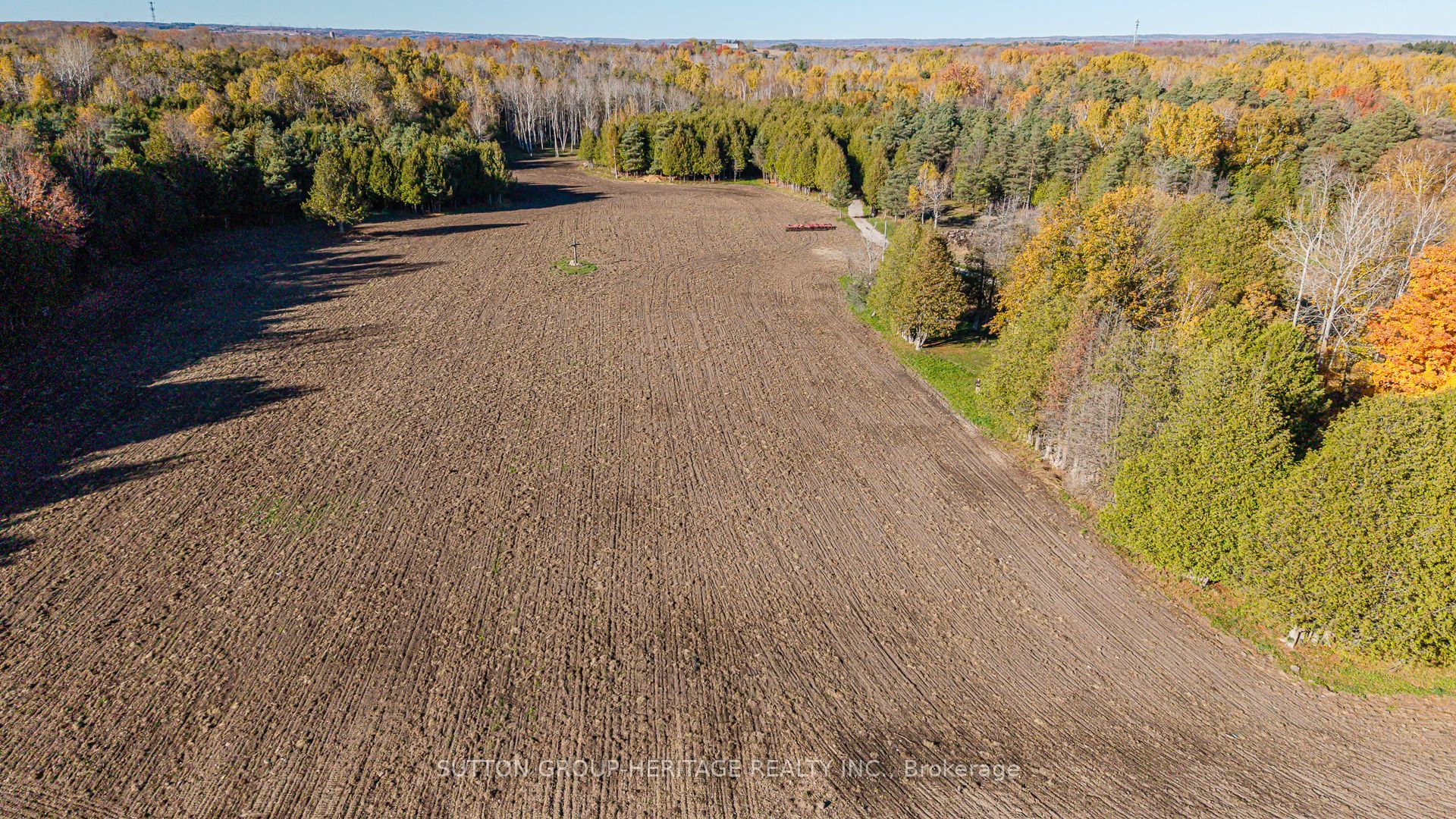 2490 Green Road Property Photo 12