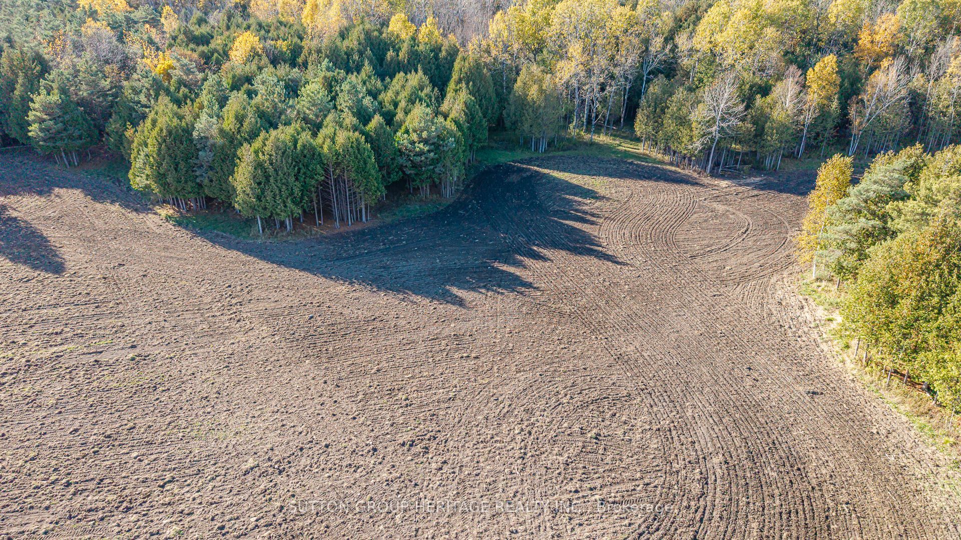 2490 Green Road Property Photo 19