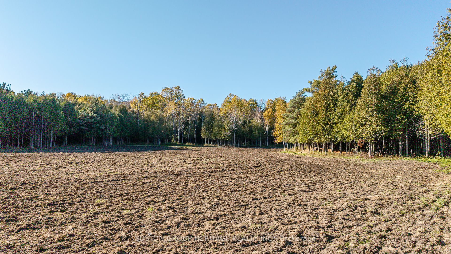 2490 Green Road Property Photo 23