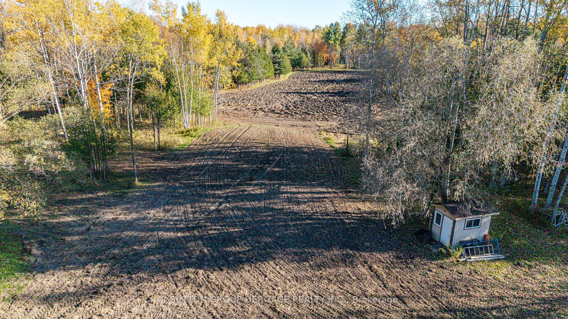 2490 Green Road Property Photo 27
