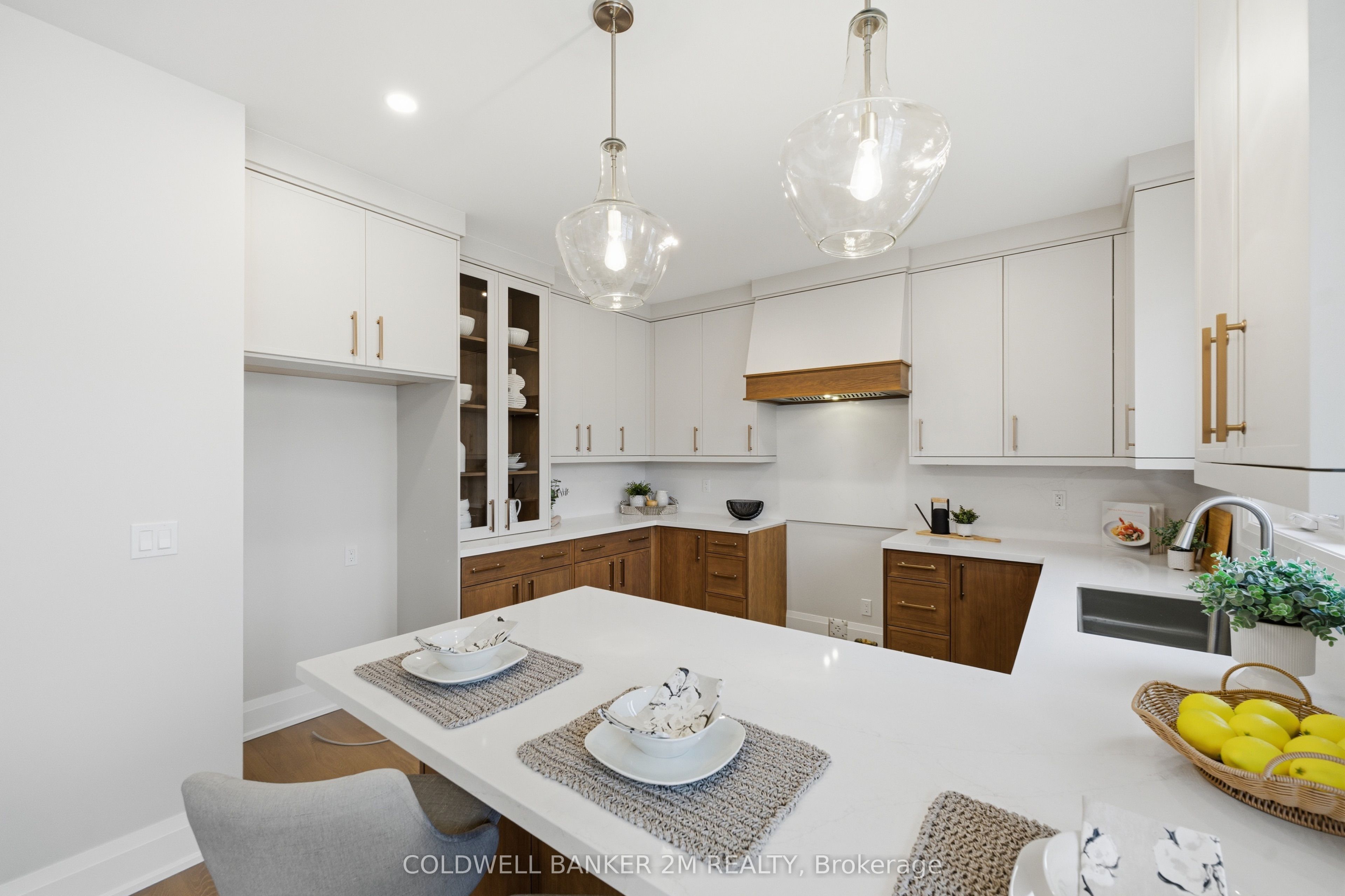 2038 Rudell Road Property Photo 13