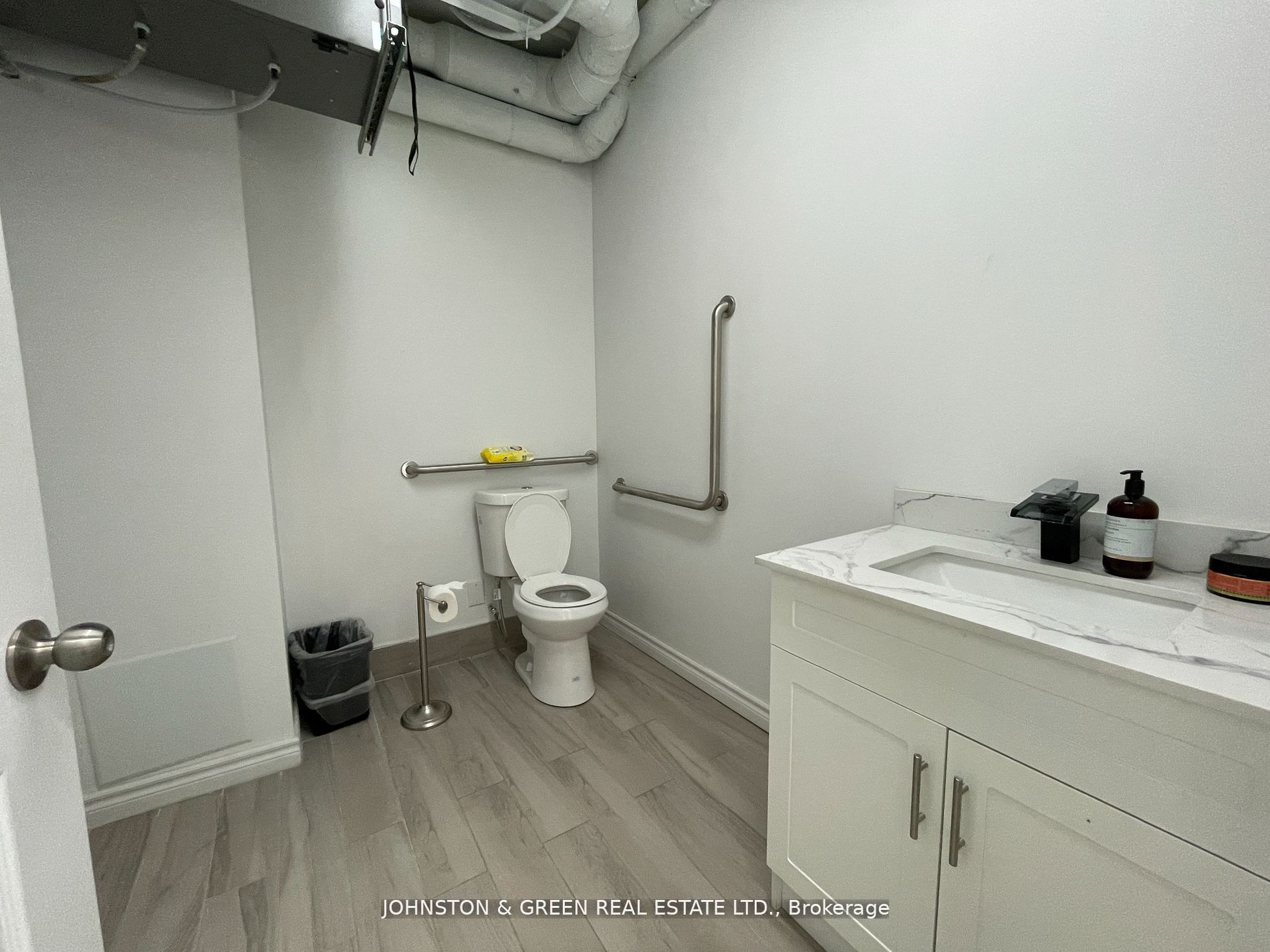 931 Danforth Avenue Property Photo 10