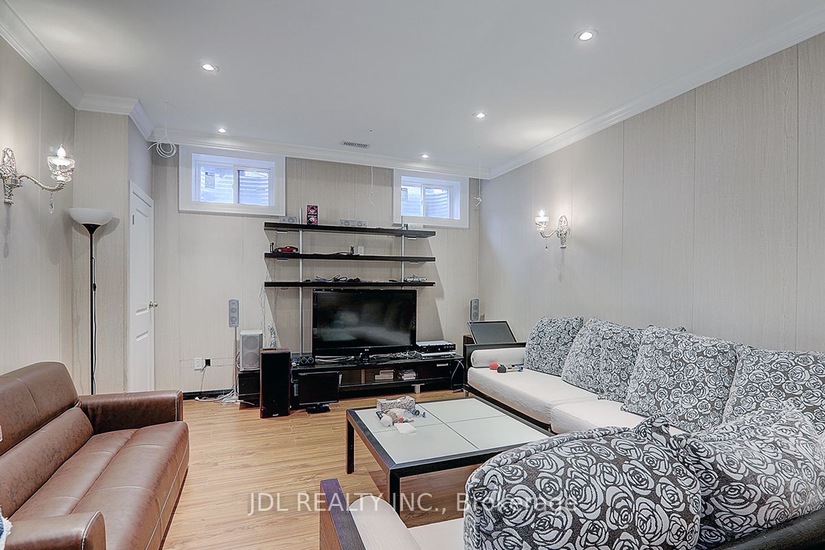 80 Broomfield Drive Property Photo 32