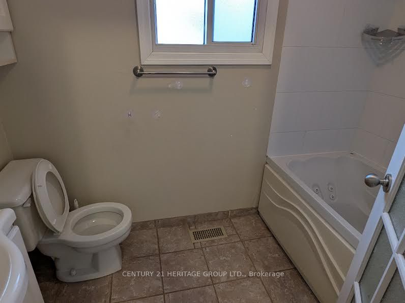 712 Victory Drive Main Property Photo 8