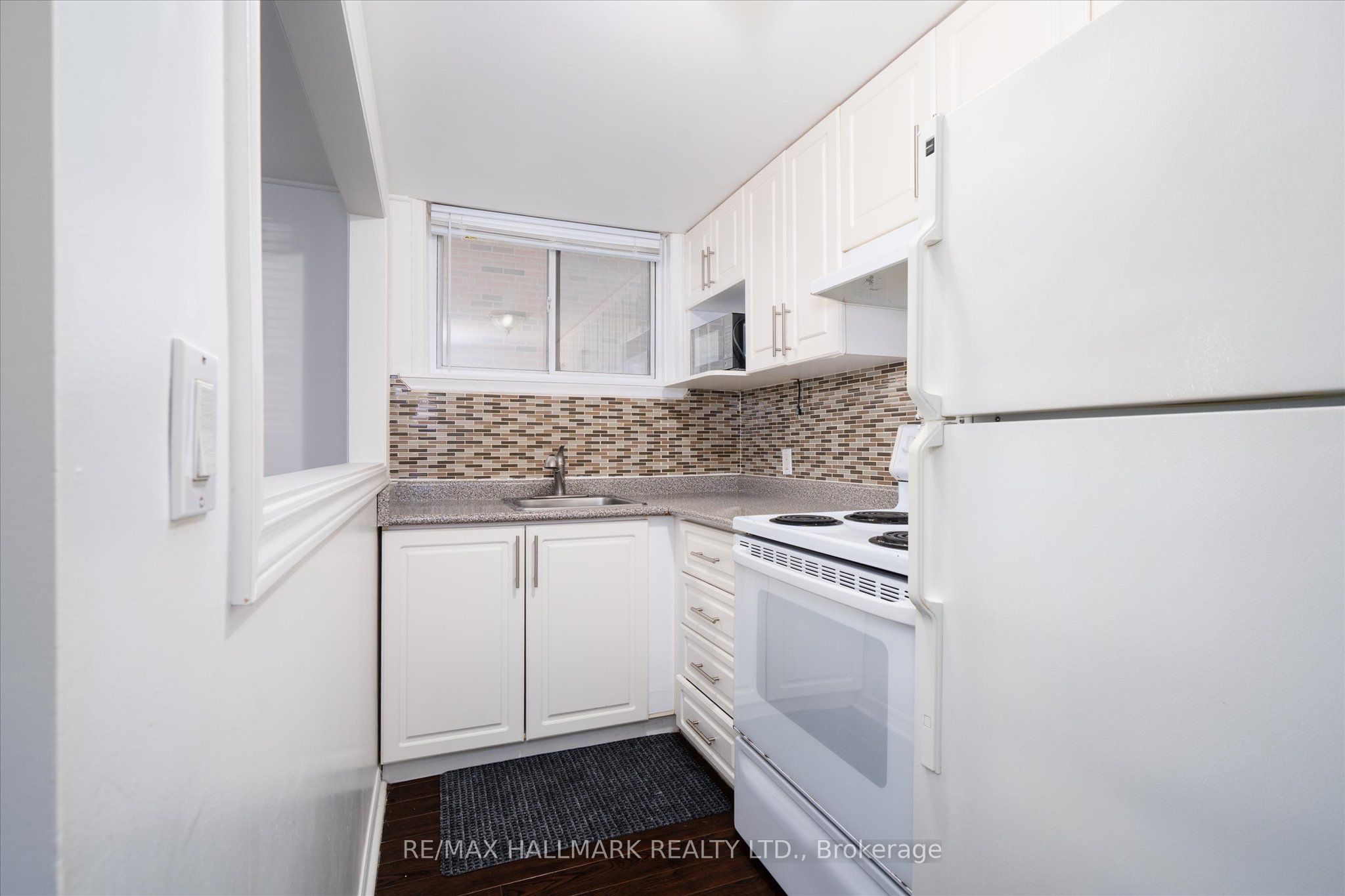 224 Pickering Street Lower 1 Property Photo 7