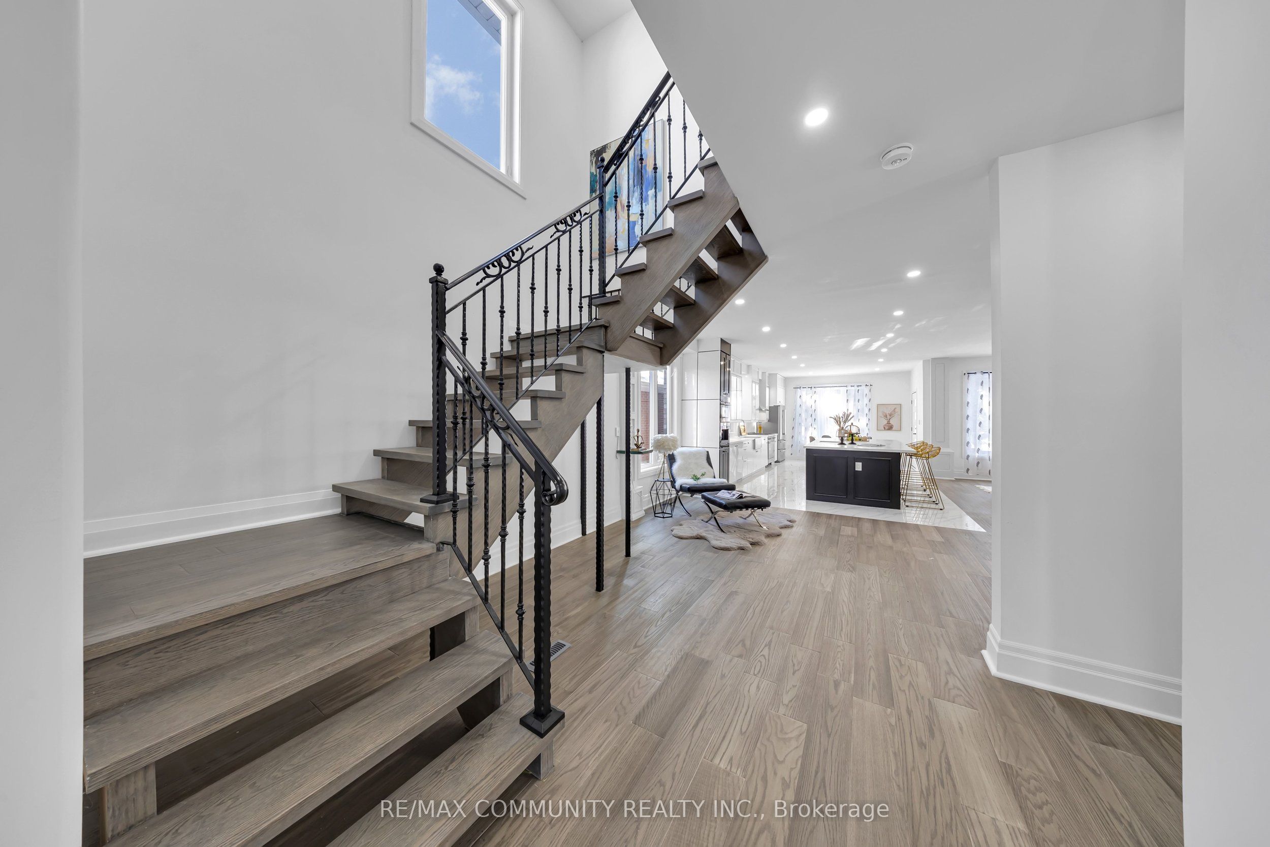 645 Fraser Avenue Property Photo 8