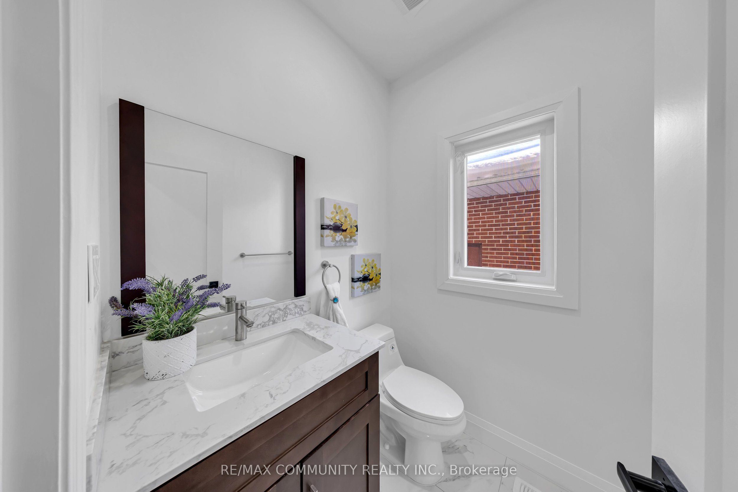 645 Fraser Avenue Property Photo 9