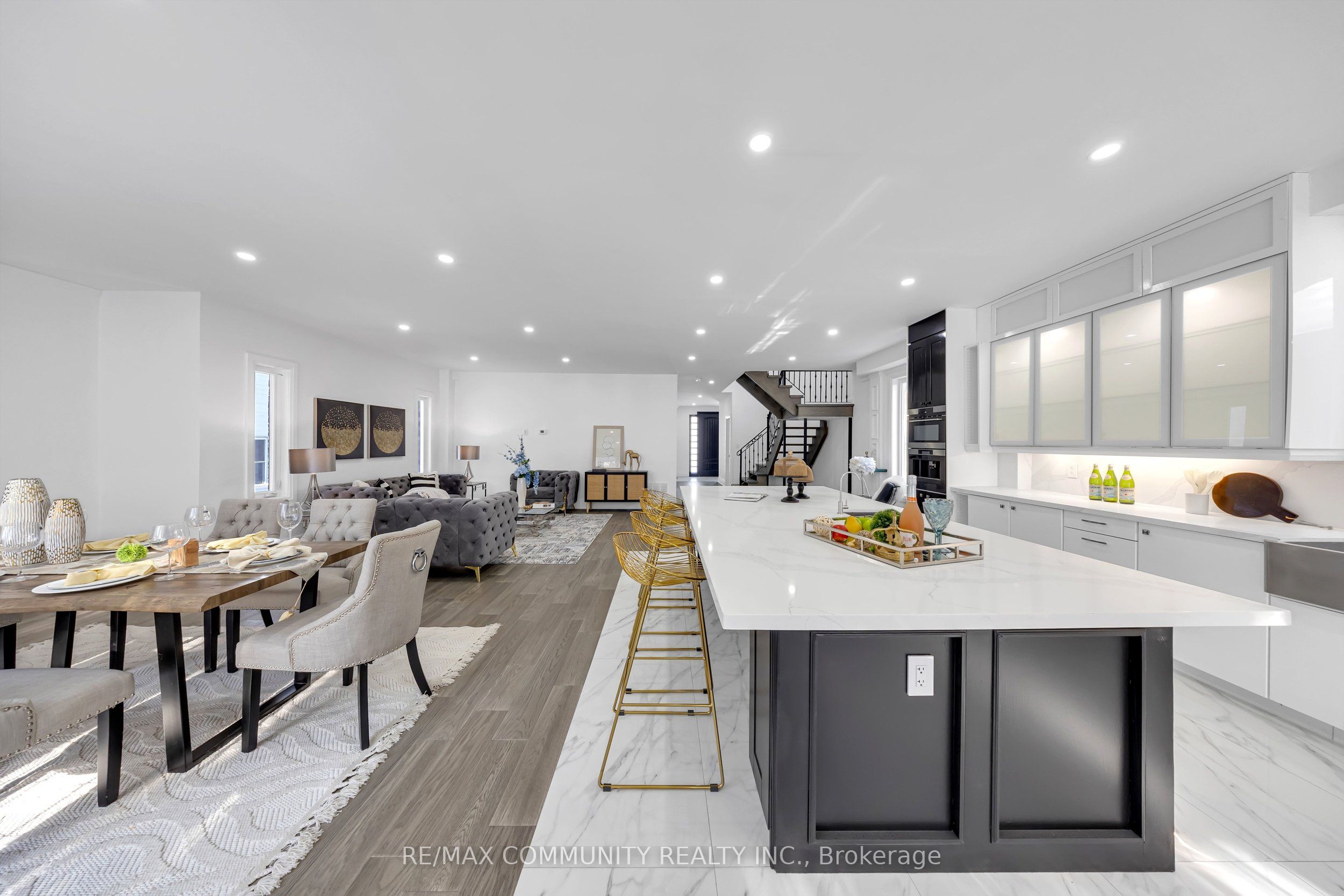 645 Fraser Avenue Property Photo 15