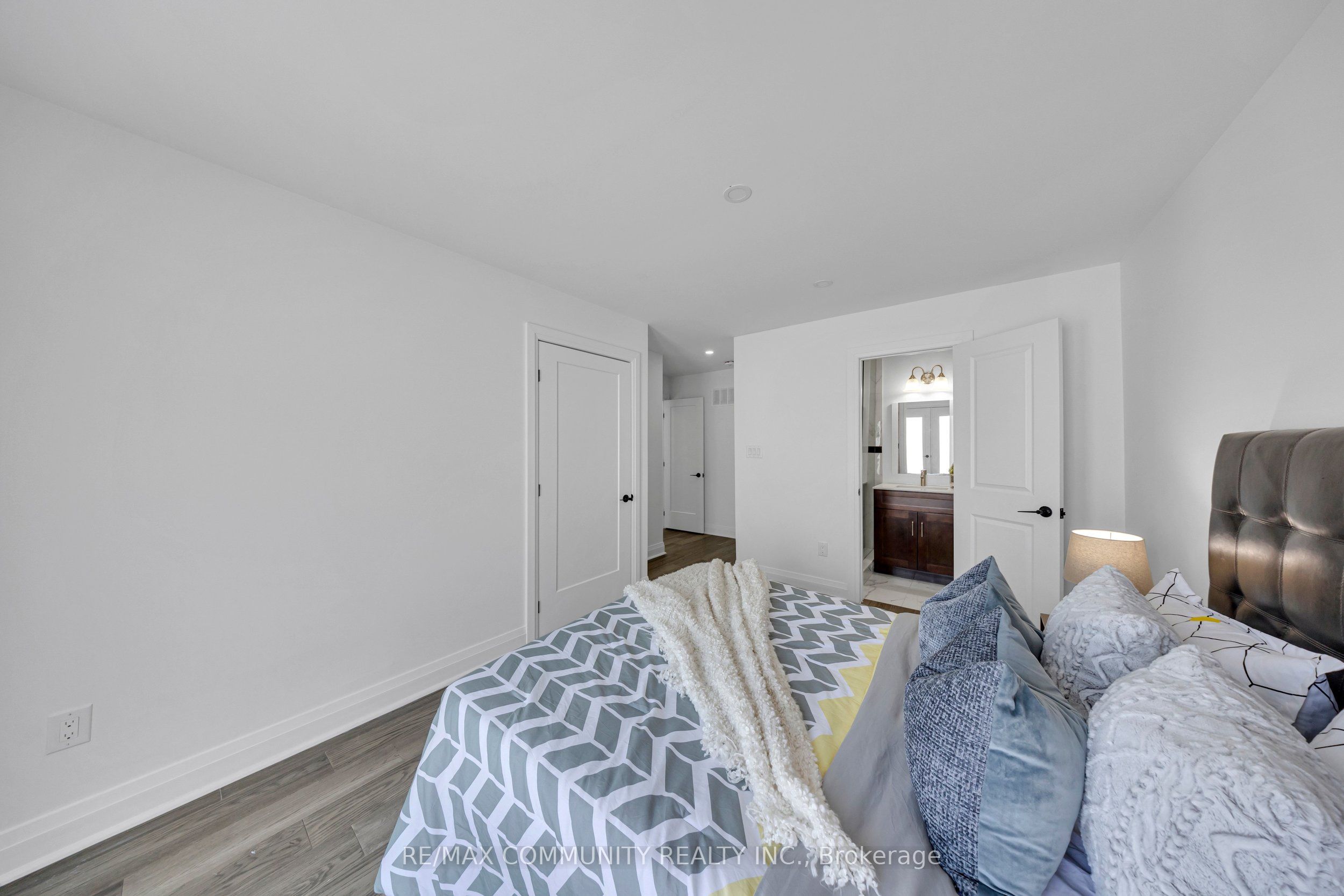 645 Fraser Avenue Property Photo 27