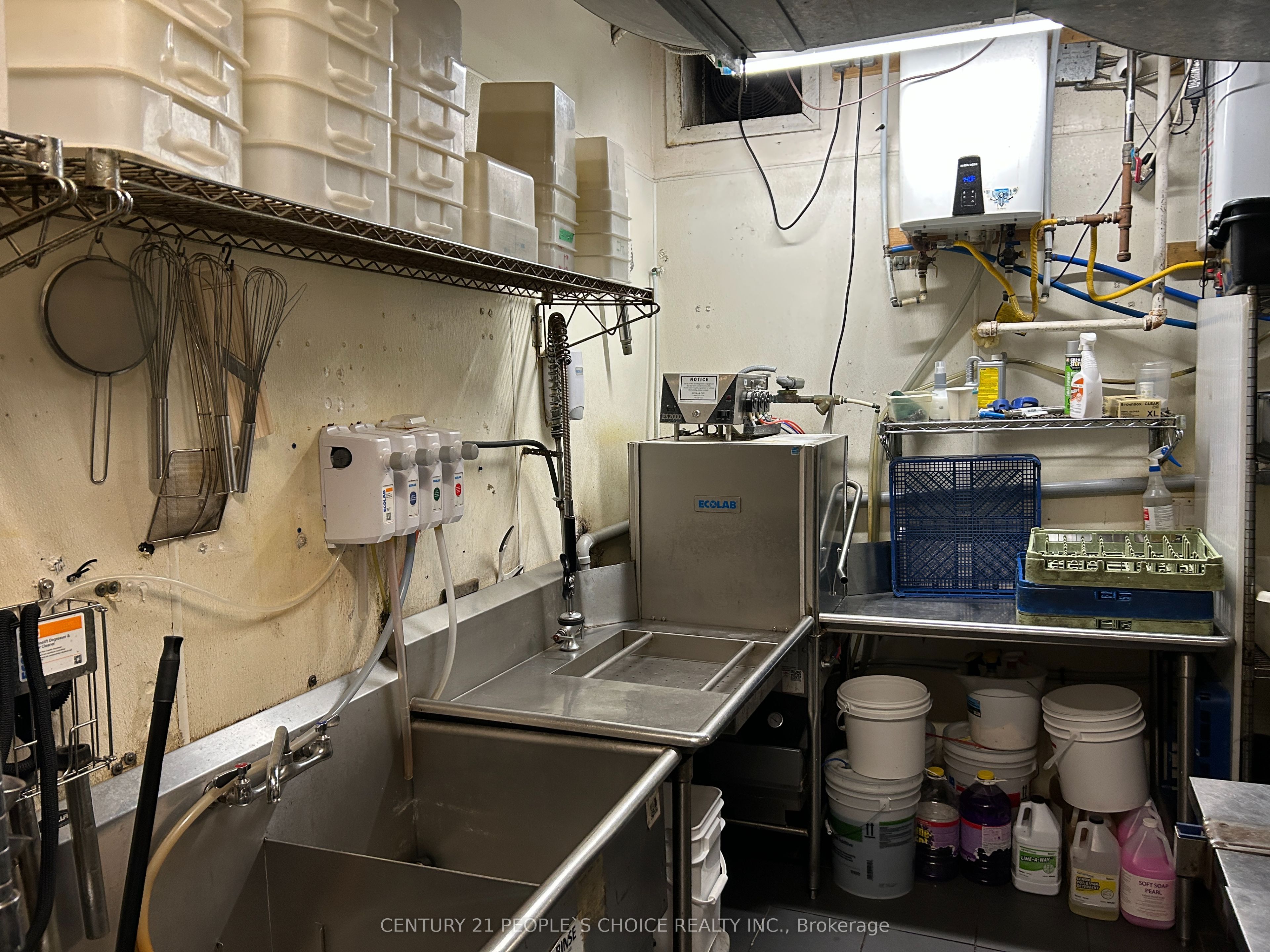 1058 Gerrard Street E Property Photo 15