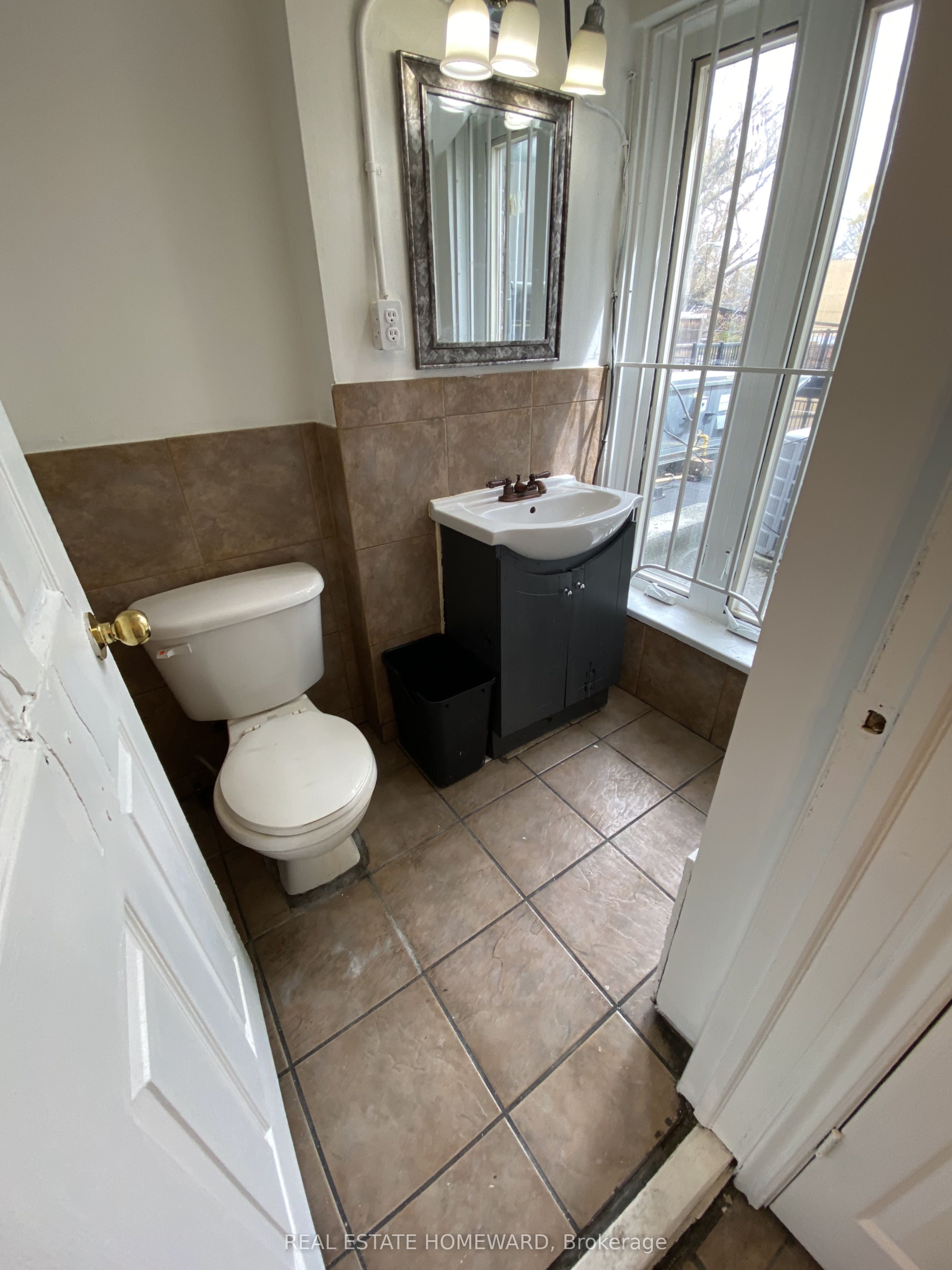 493a Danforth Avenue Property Photo 16