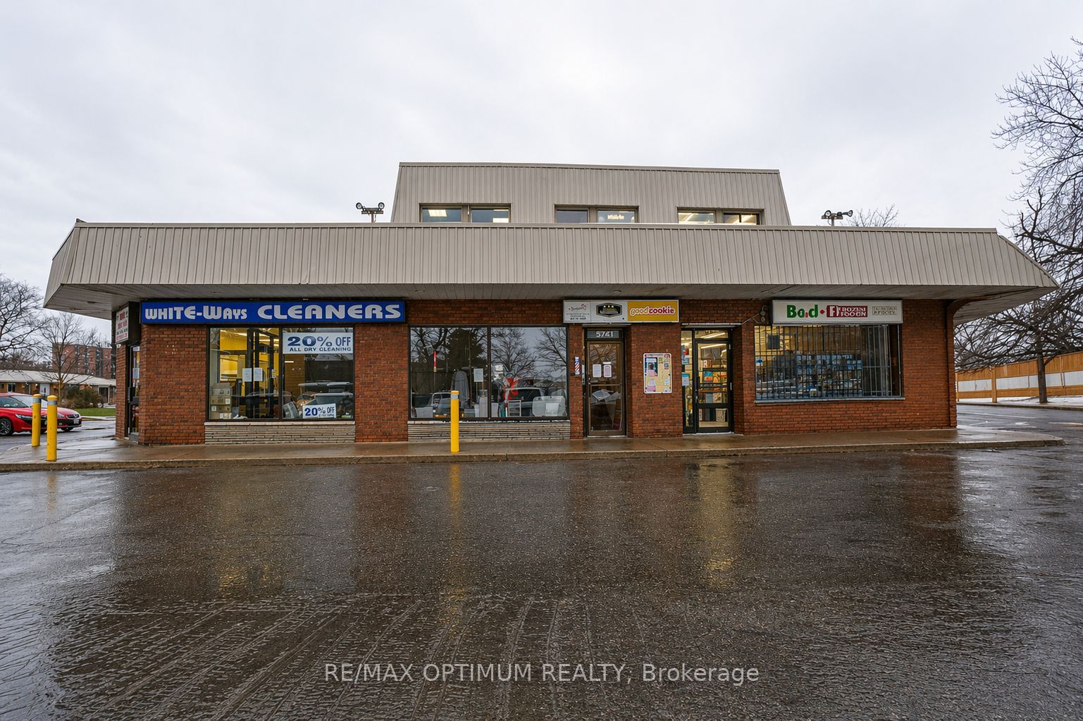 5741 Finch Avenue E Property Photo 11