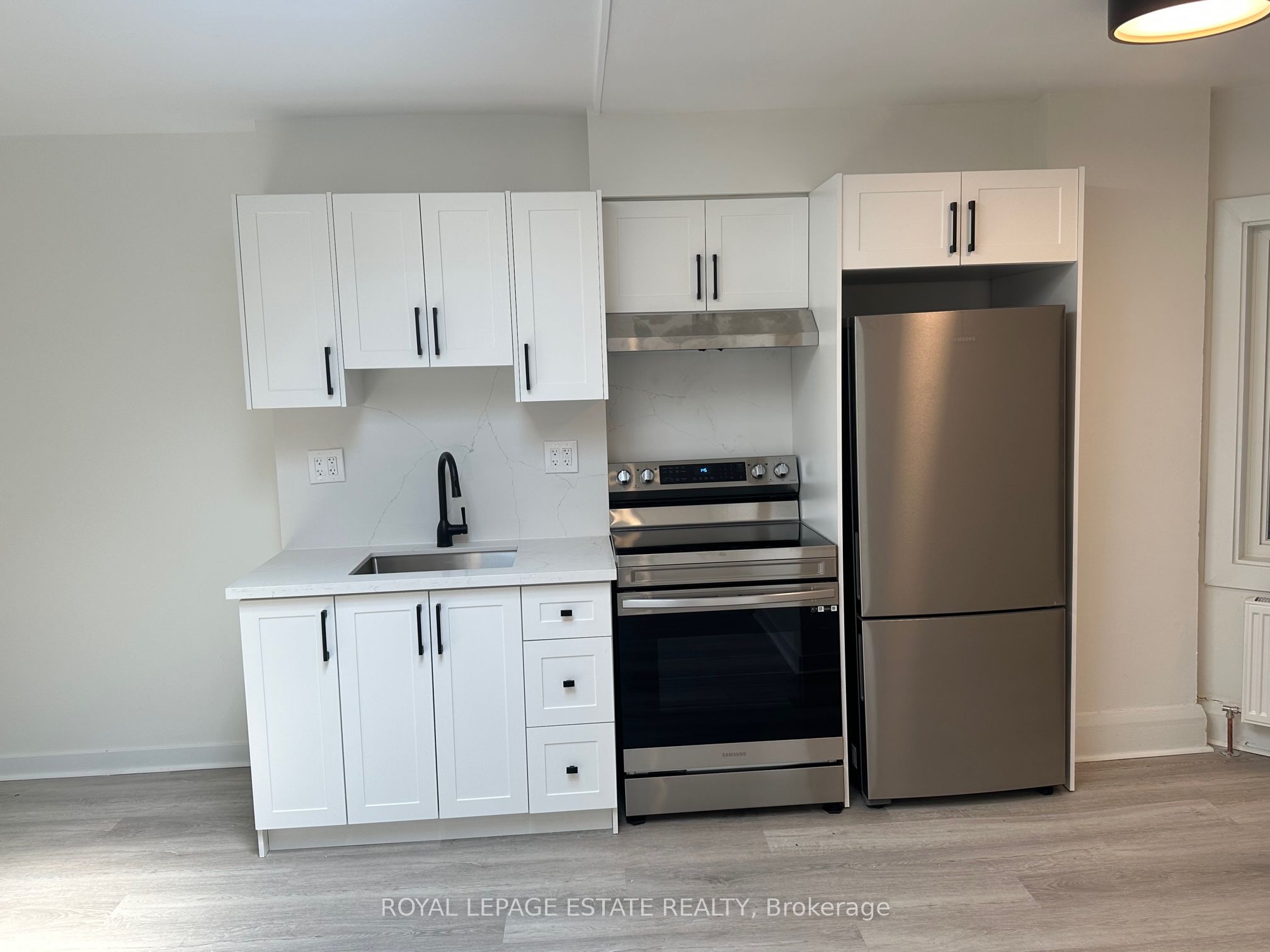 1007 Kingston Road Property Photo 16