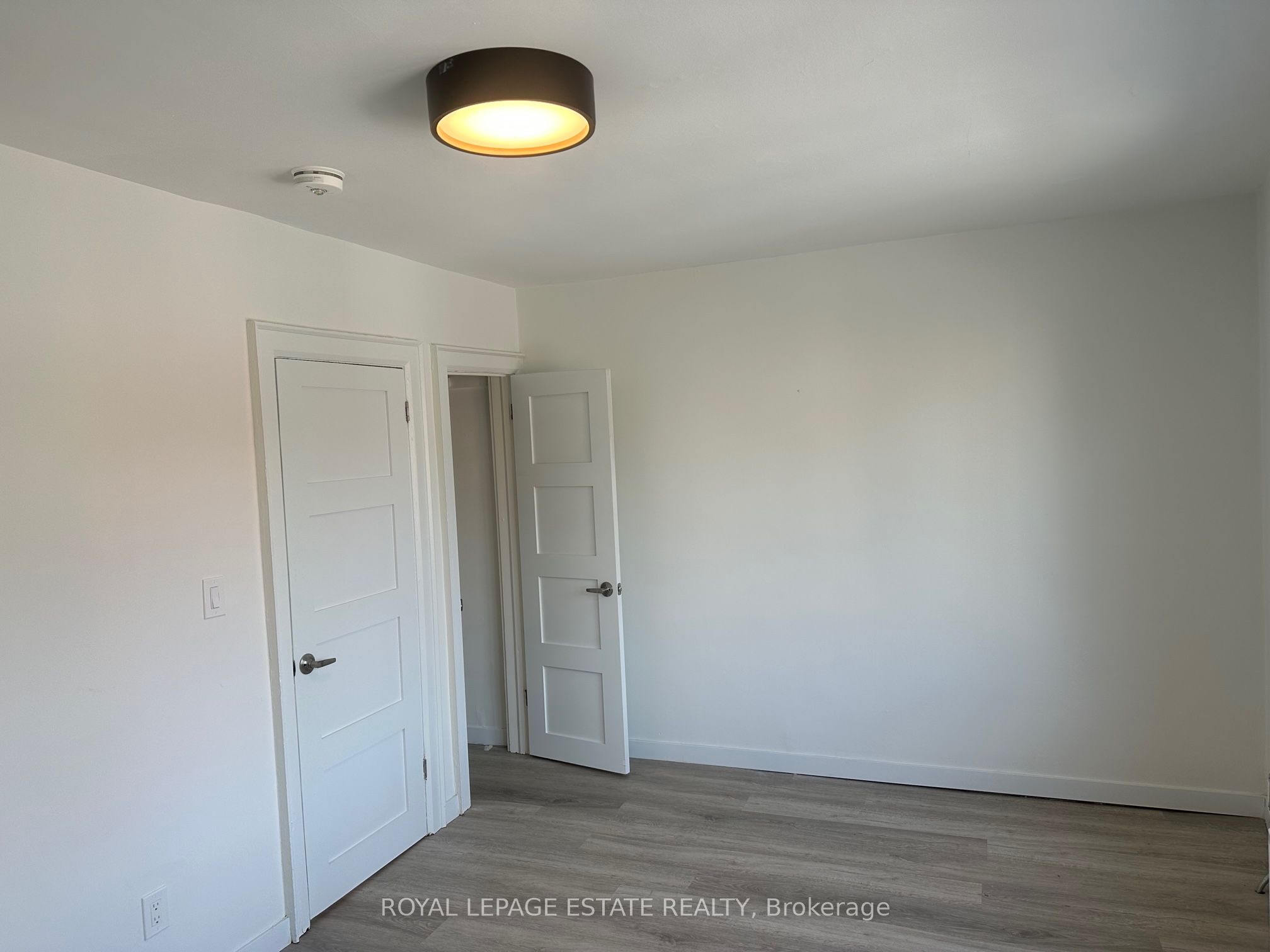 1007 Kingston Road Property Photo 23